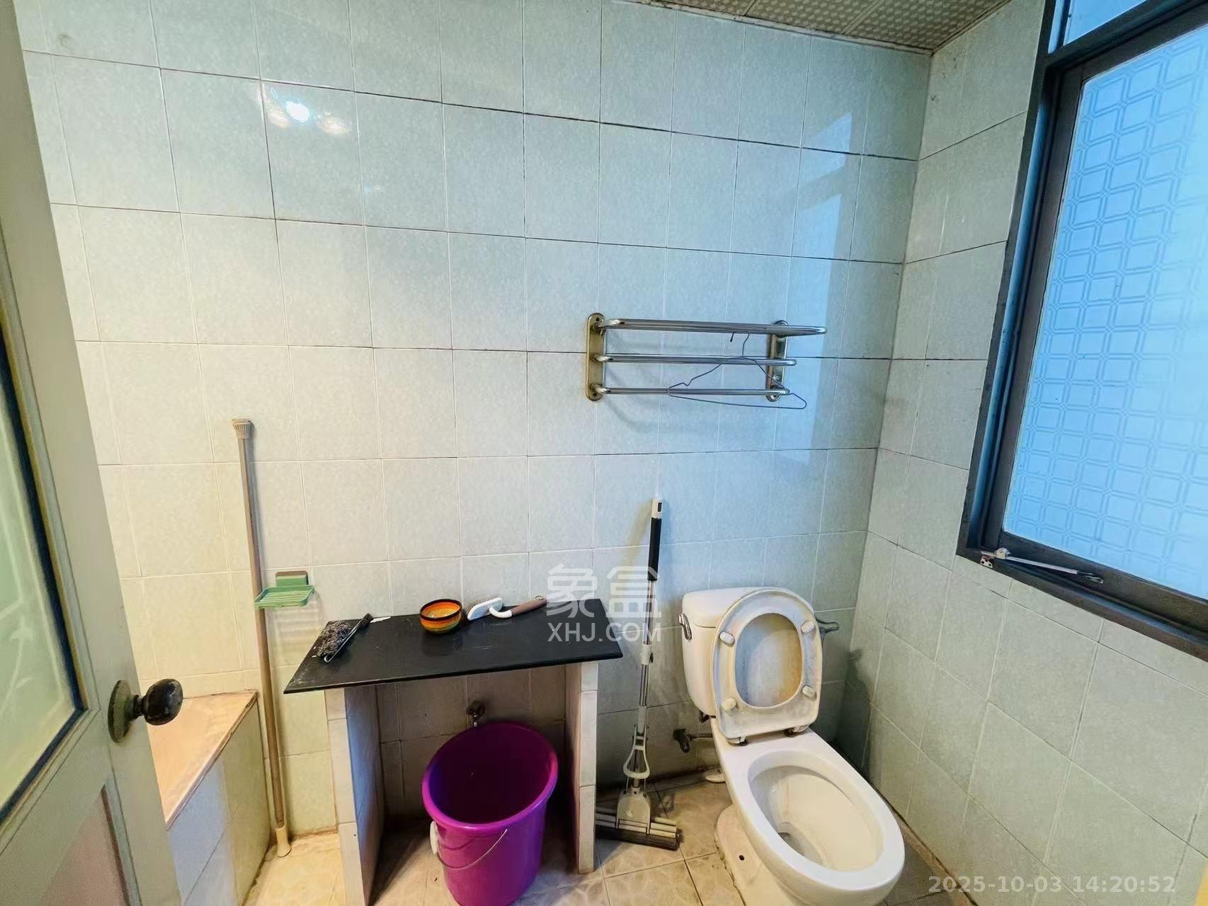 下碧湘街小区  3室1厅1卫   1800.00元/月室内图