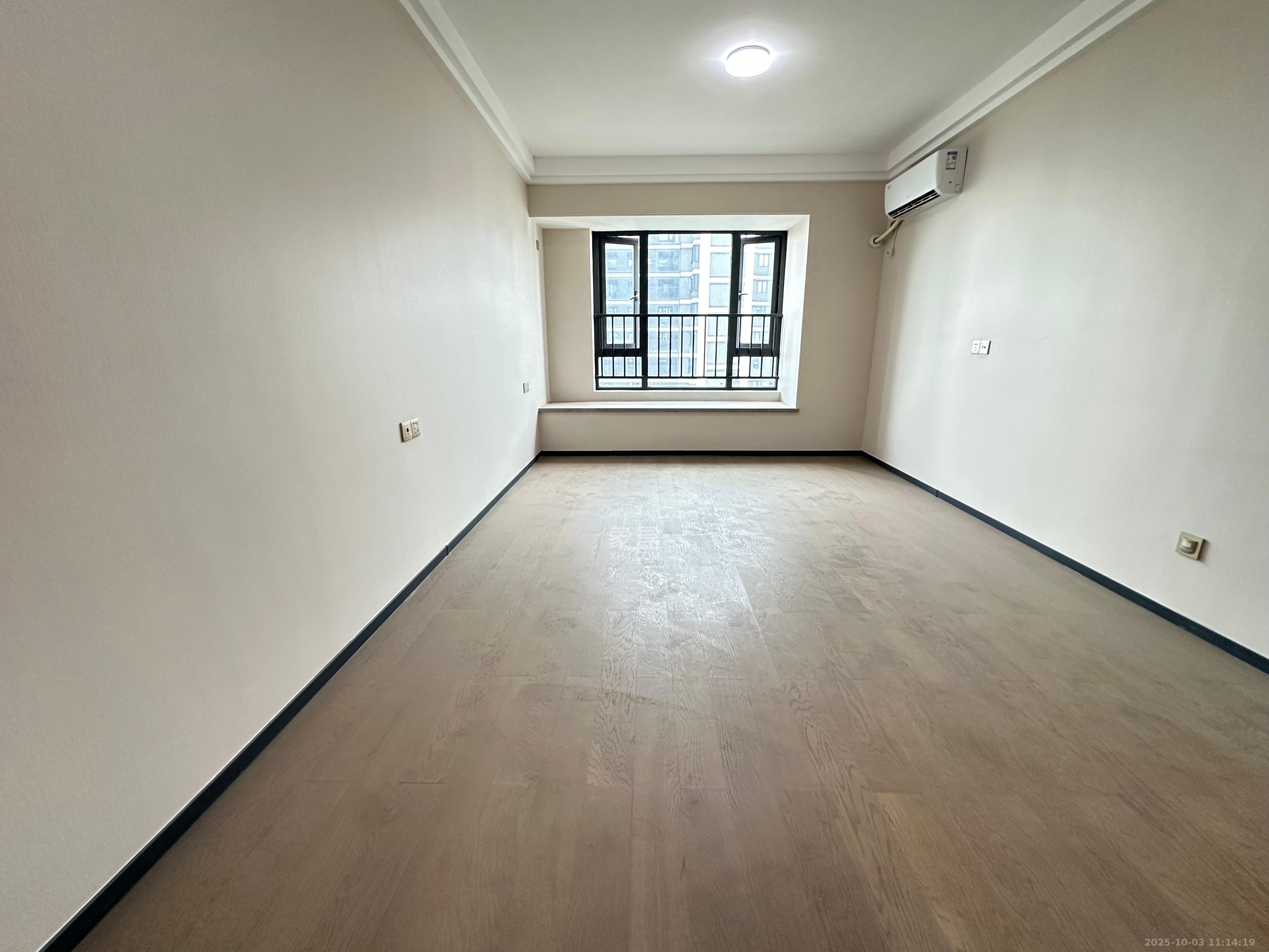 中海阅麓山一期  3室2厅2卫    3200.0元/月 中海阅麓山一期  3室2厅2卫    3200.0元/月室内图