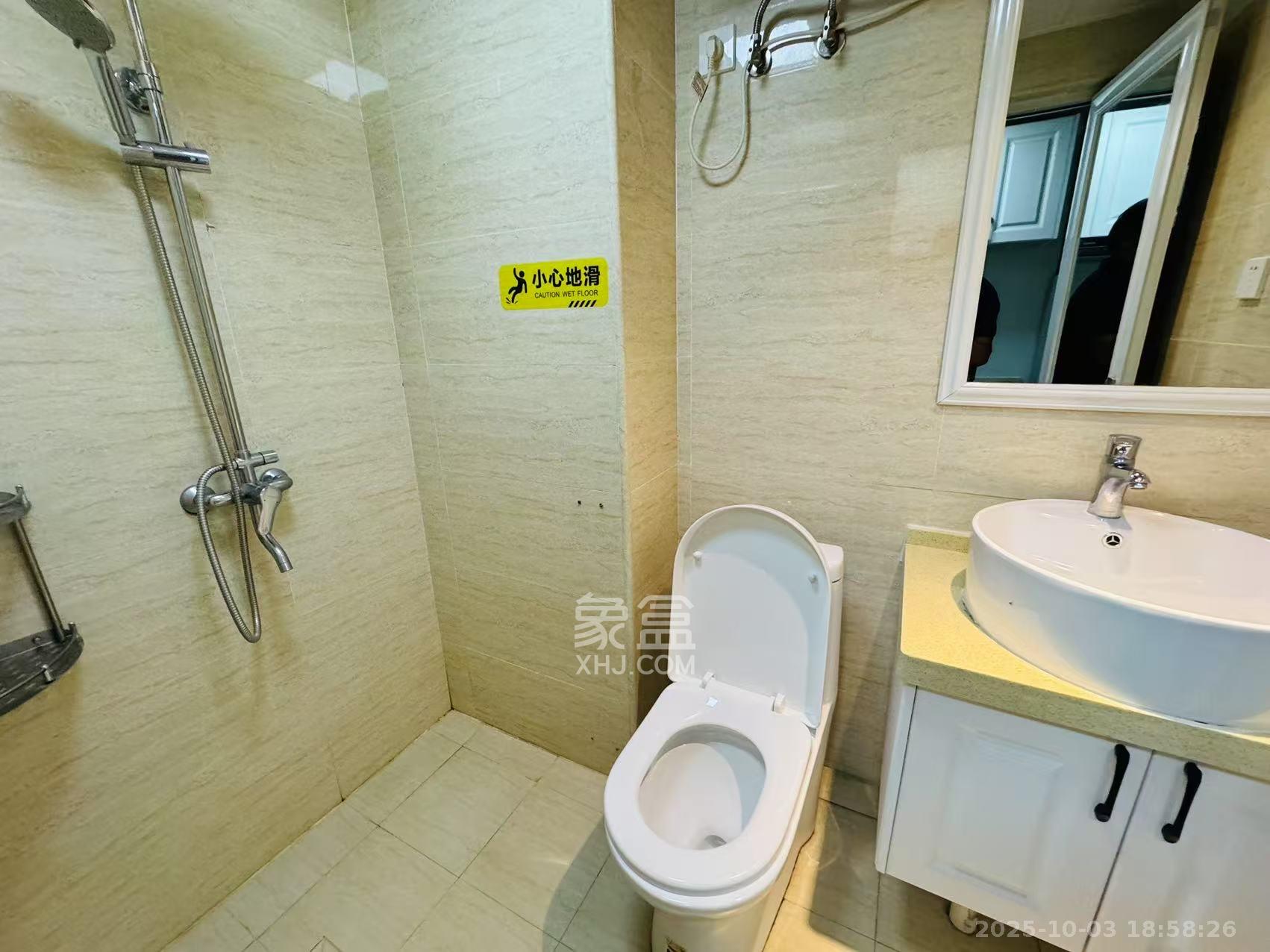 东盈商业广场（华泉城市广场）  1室1厅1卫    1800.0元/月室内图