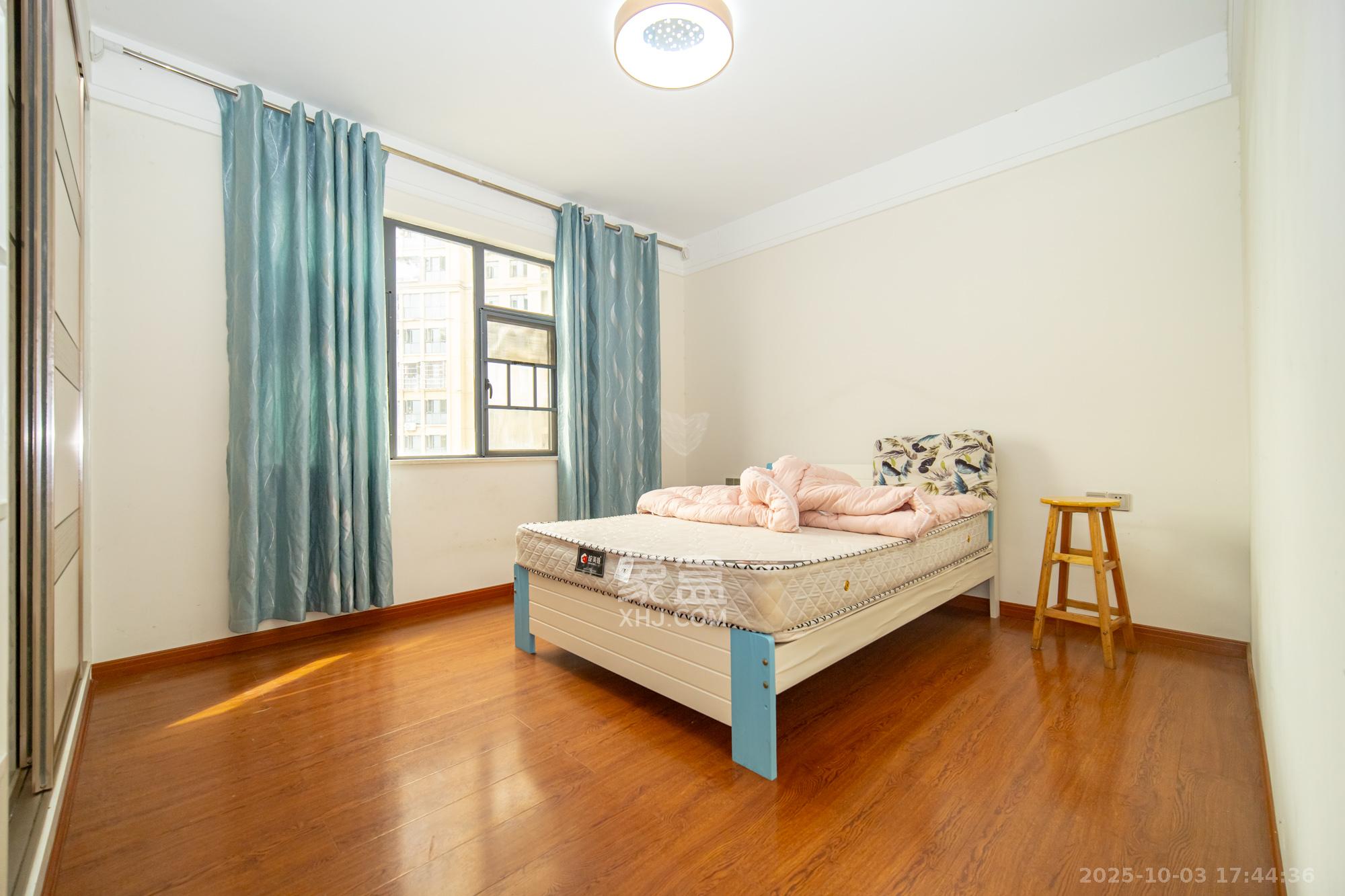 悦湖山  3室2厅1卫    68.8万卧室