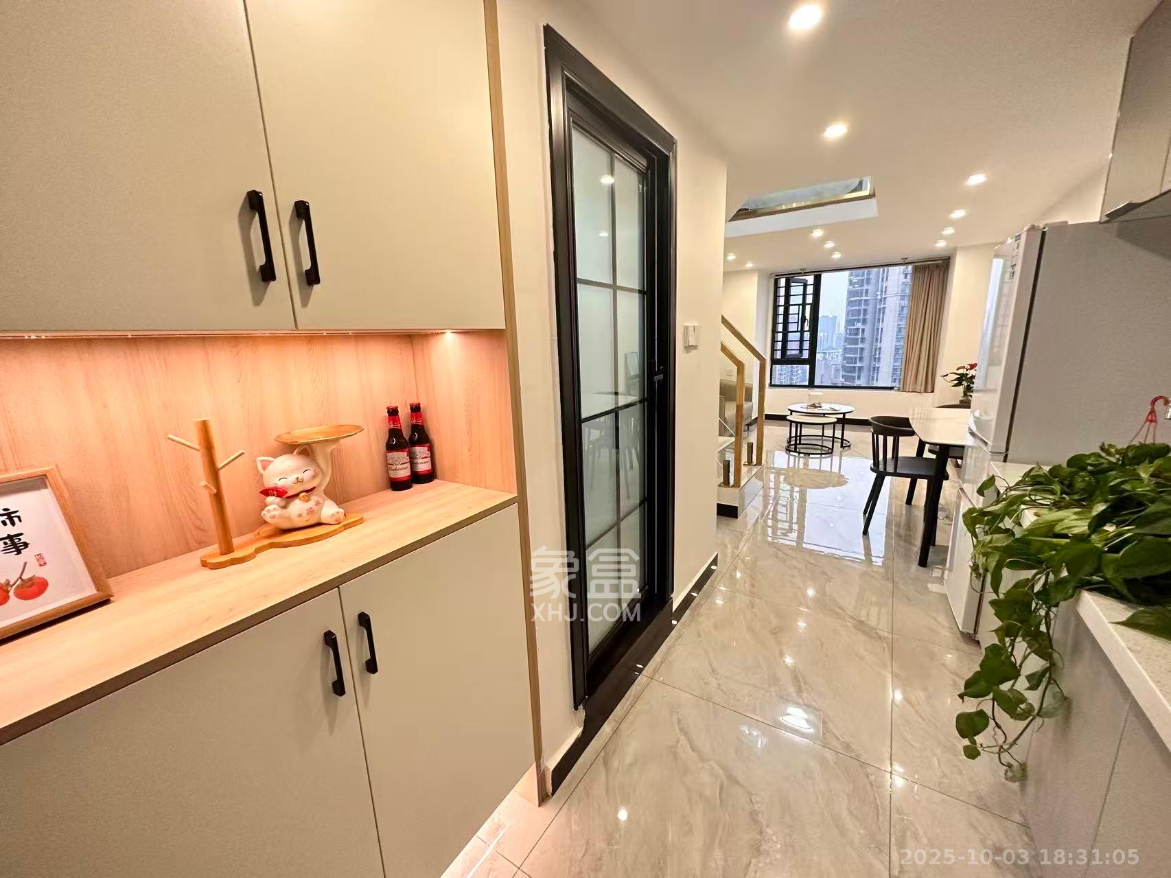 越秀悦湖台  2室1厅1卫    2400.0元/月室内图