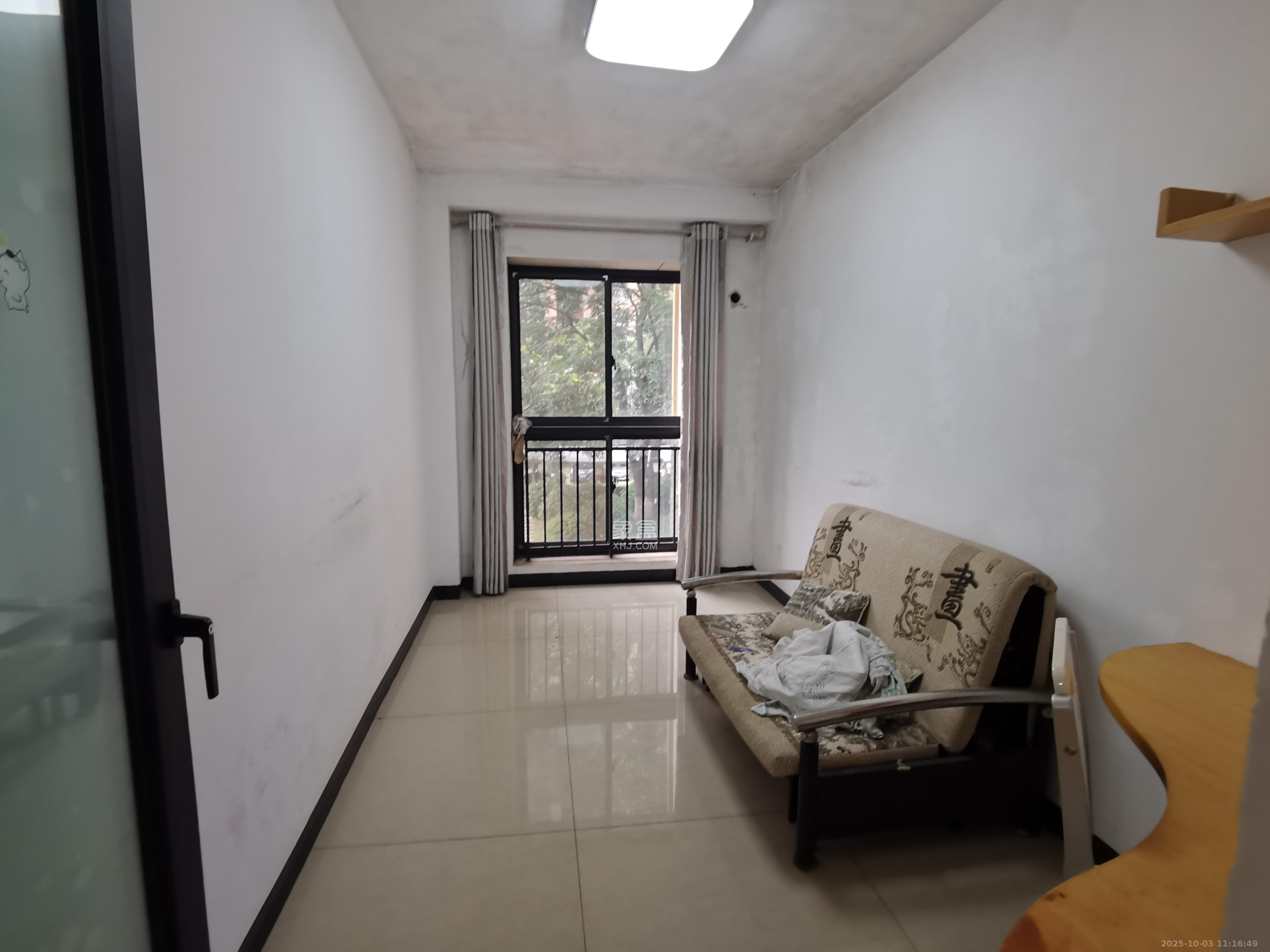 三一街区 4室2厅2卫 2200.0元/月 三一街区 4室2厅2卫 2200.0元/月室内图