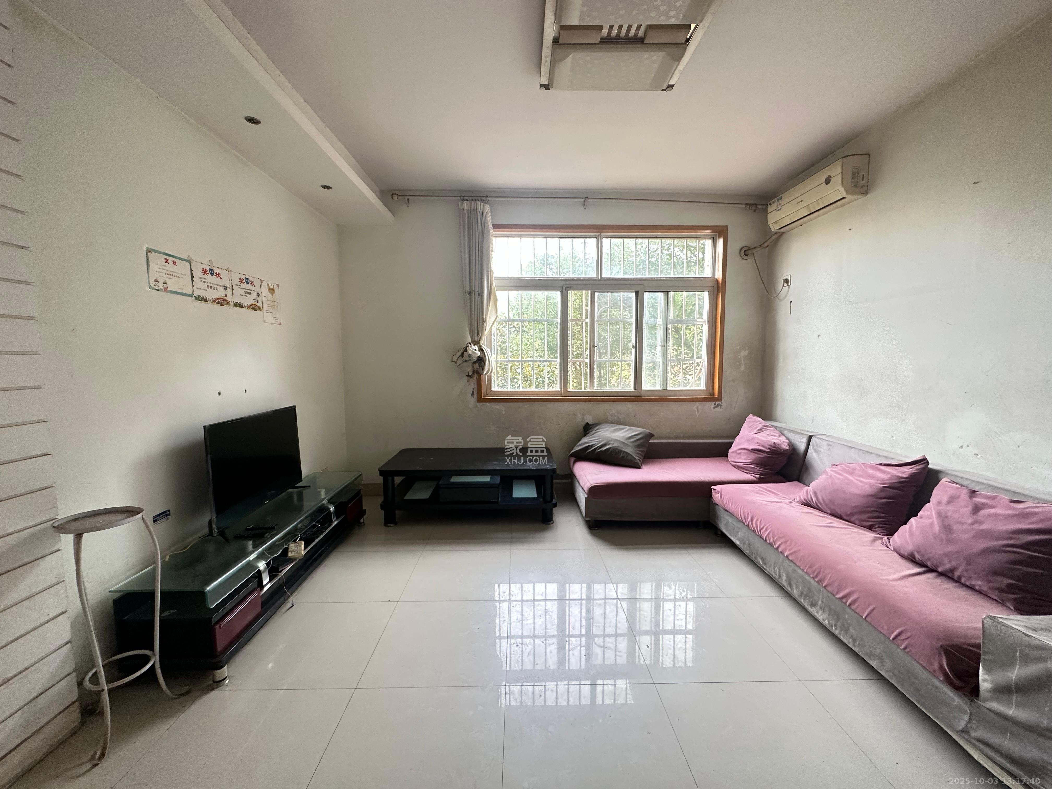 鄱阳小区 3室2厅1卫 1600.0元/月 鄱阳小区 3室2厅1卫 1600.0元/月室内图