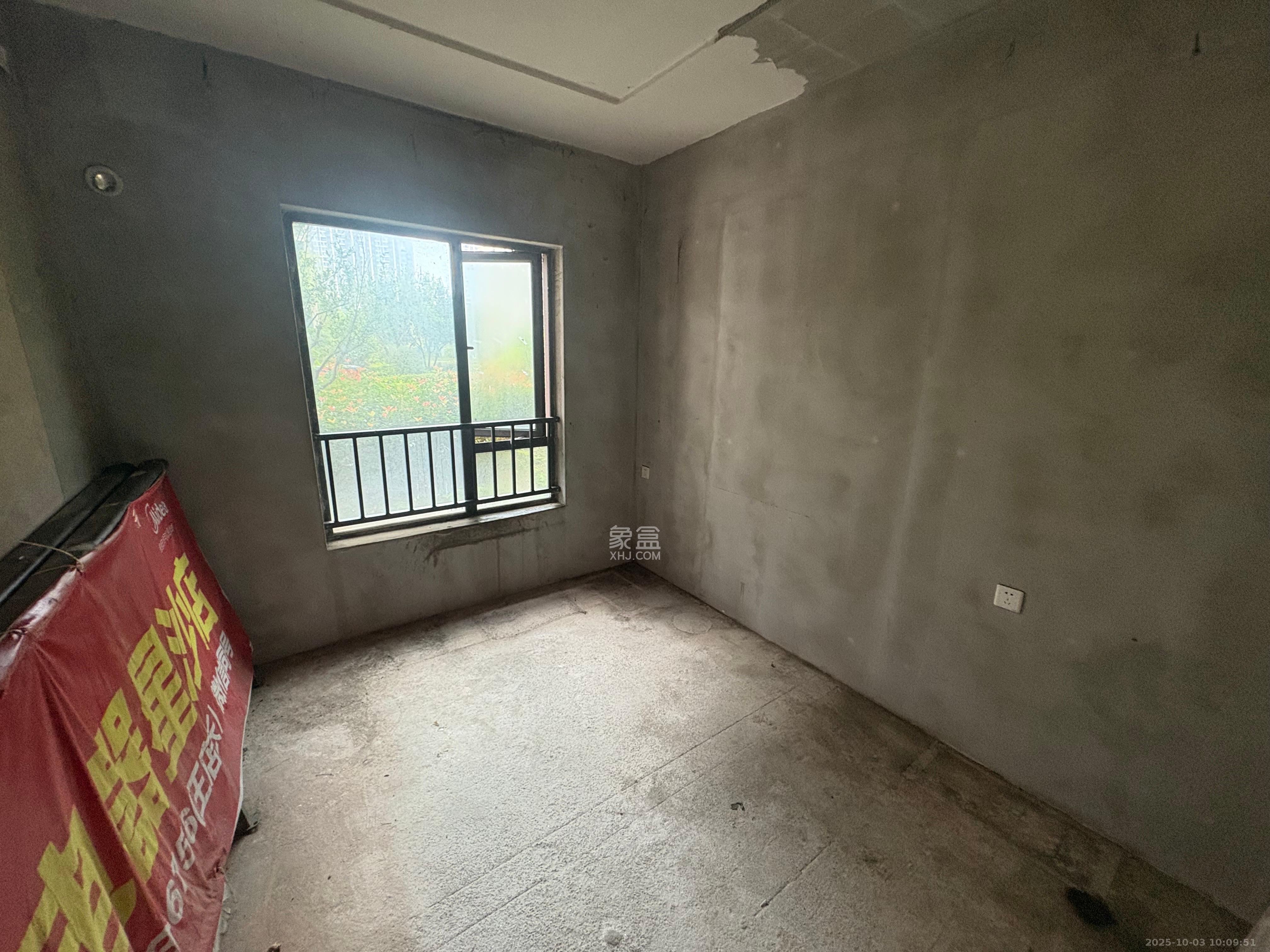 荣盛城 4室2厅2卫 1600.0元/月 荣盛城 4室2厅2卫 1600.0元/月室内图