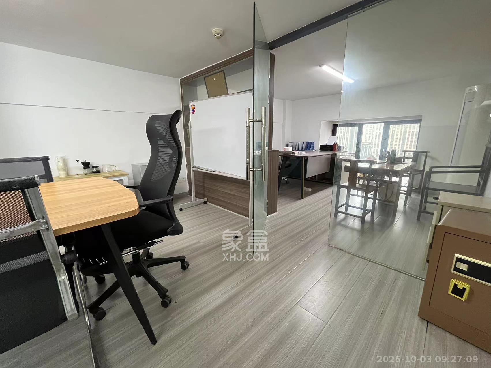 龙湖新壹城  1室1厅1卫    2600.0元/月 龙湖新壹城  1室1厅1卫    2600.0元/月室内图