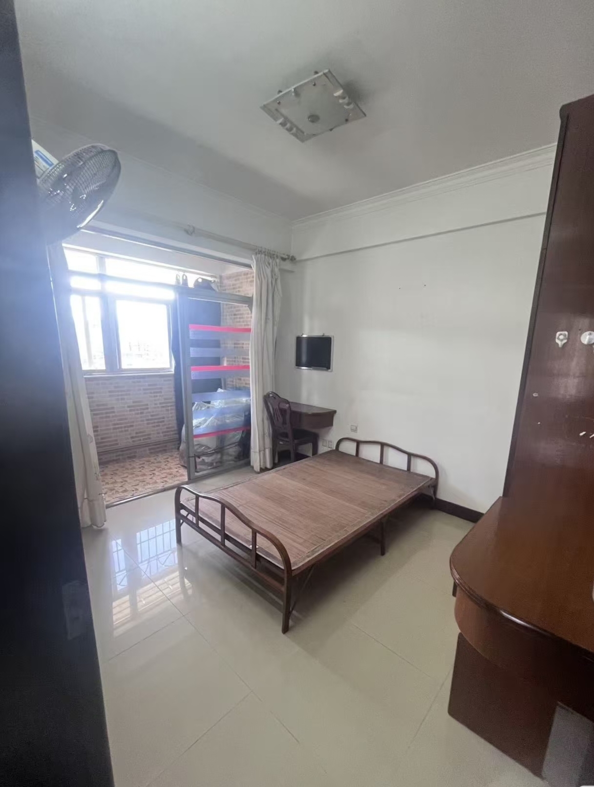 俊园大厦 3室2厅1卫 2500.0元/月 俊园大厦 3室2厅1卫 2500.0元/月室内图