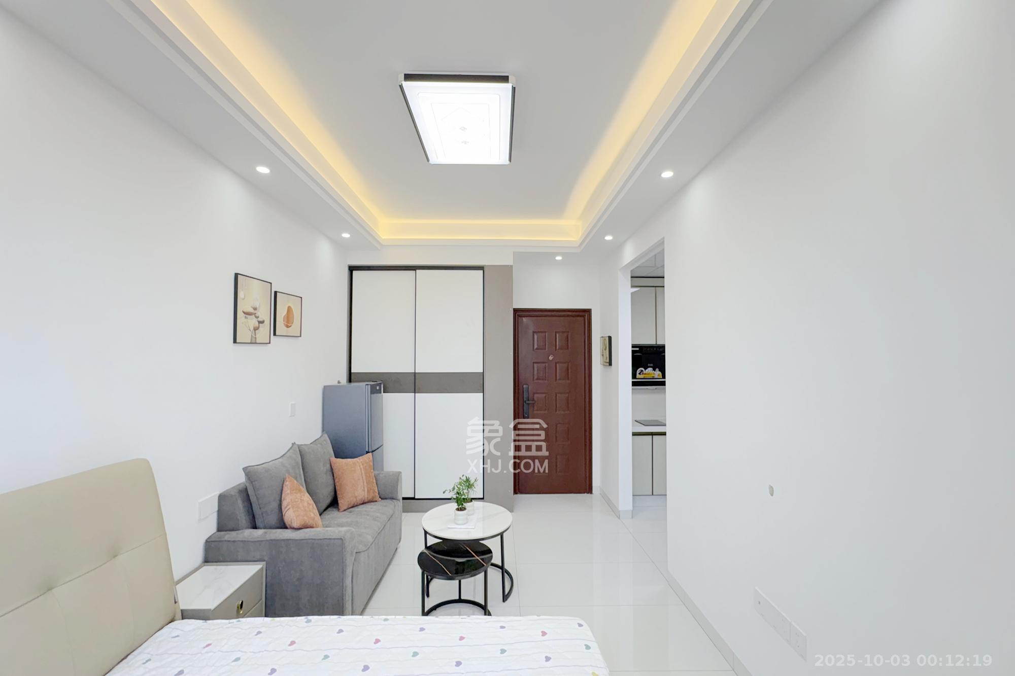 铂宫  1室1厅1卫    39.8万客厅