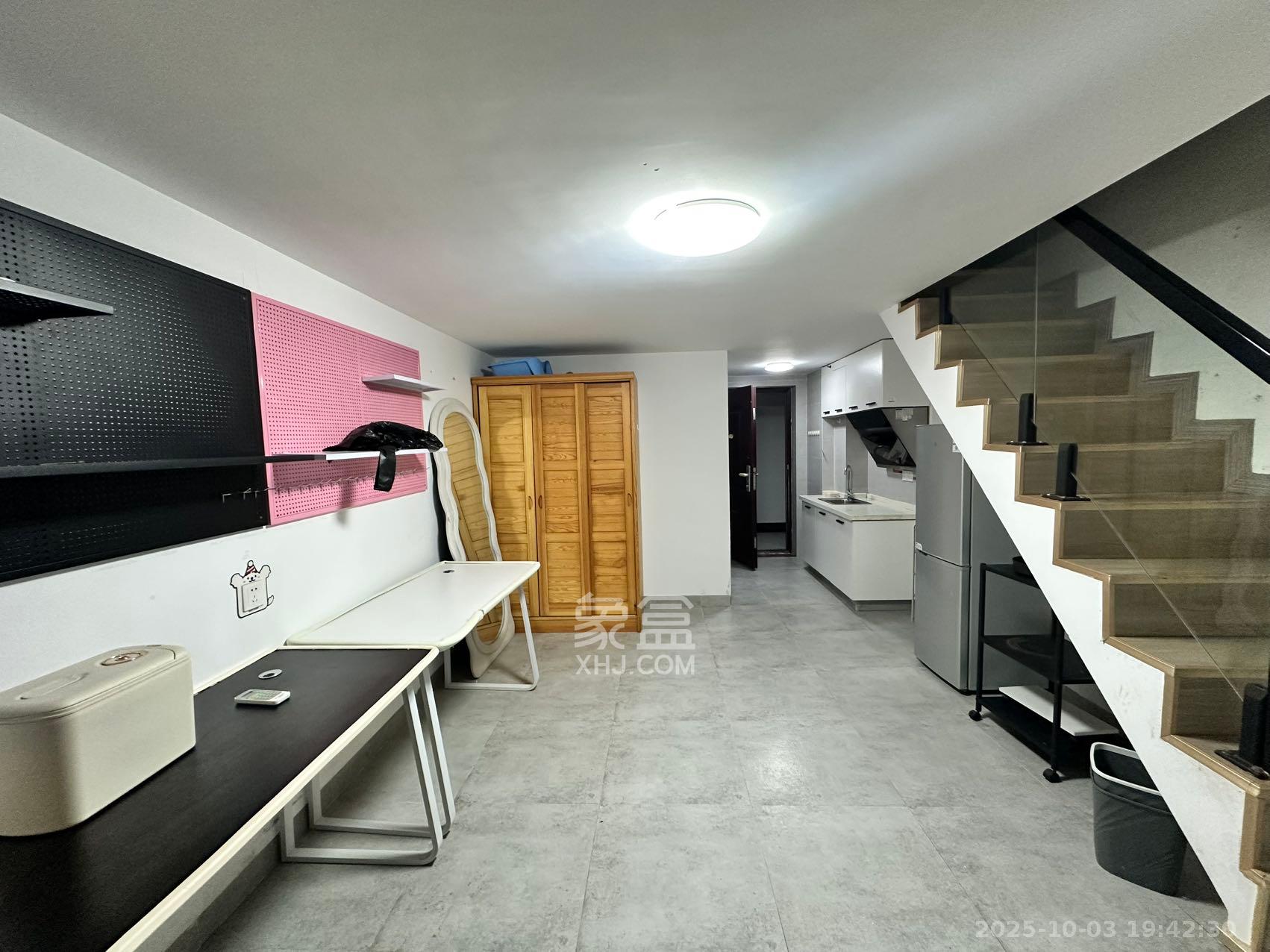 裕天国际商汇中心 1室1厅1卫 1400.0元/月 裕天国际商汇中心 1室1厅1卫 1400.0元/月室内图