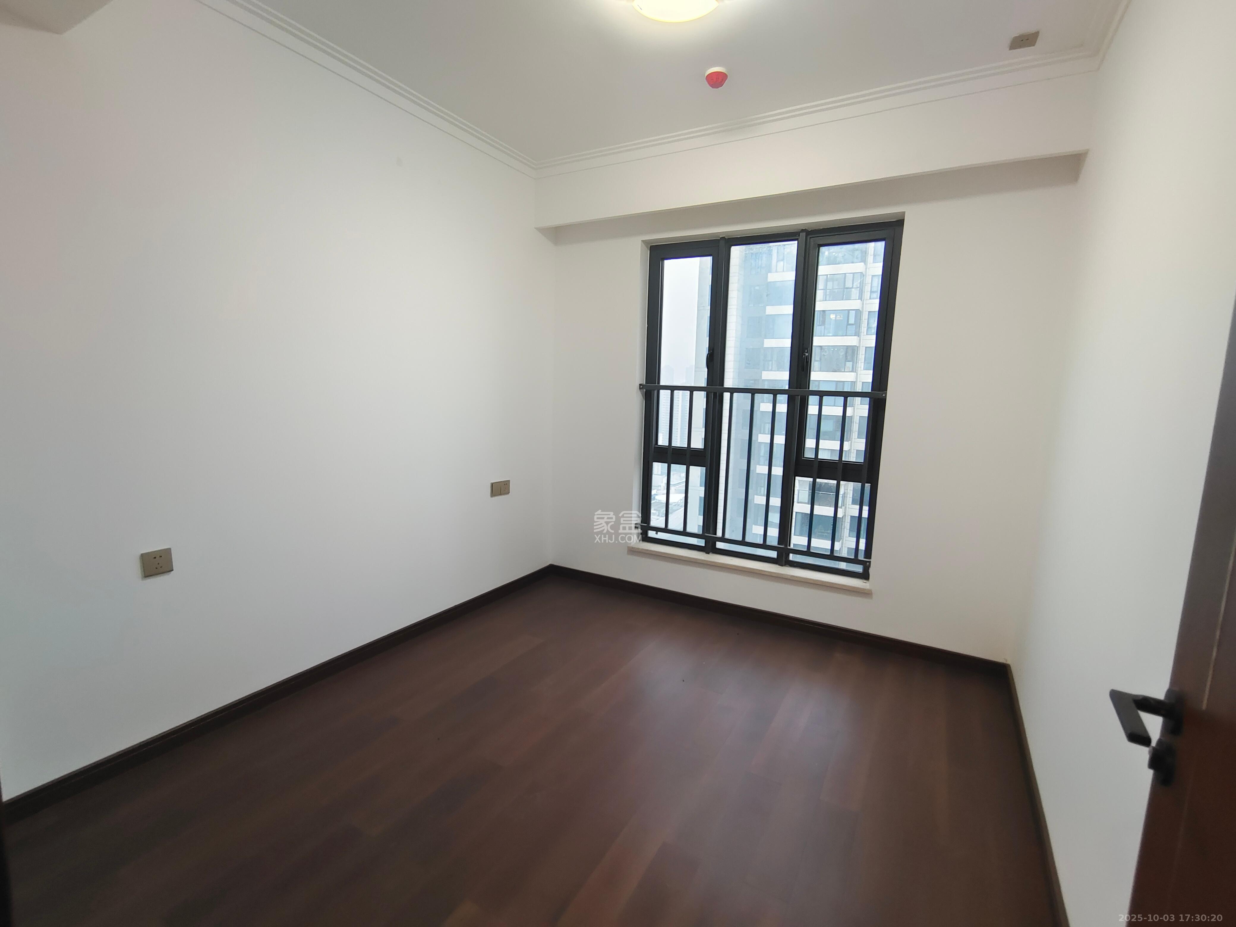 绿地长沙城际空间站（绿地新里佳苑）  4室2厅2卫    3400.0元/月室内图