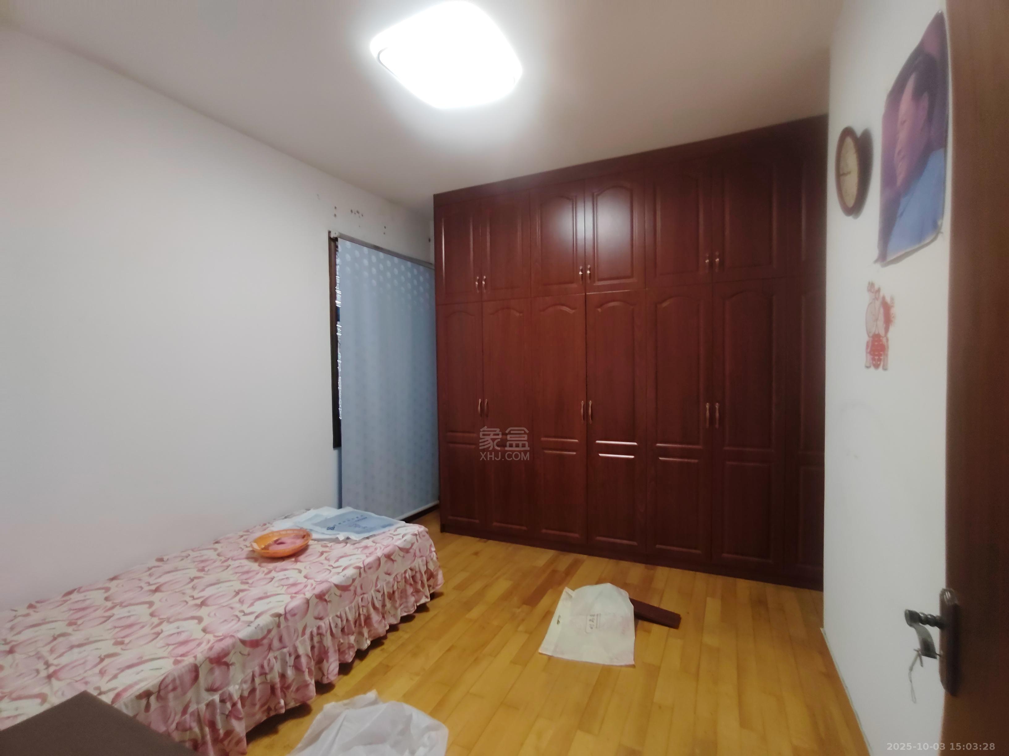 天台小区 3室2厅2卫 1500.0元/月 天台小区 3室2厅2卫 1500.0元/月室内图