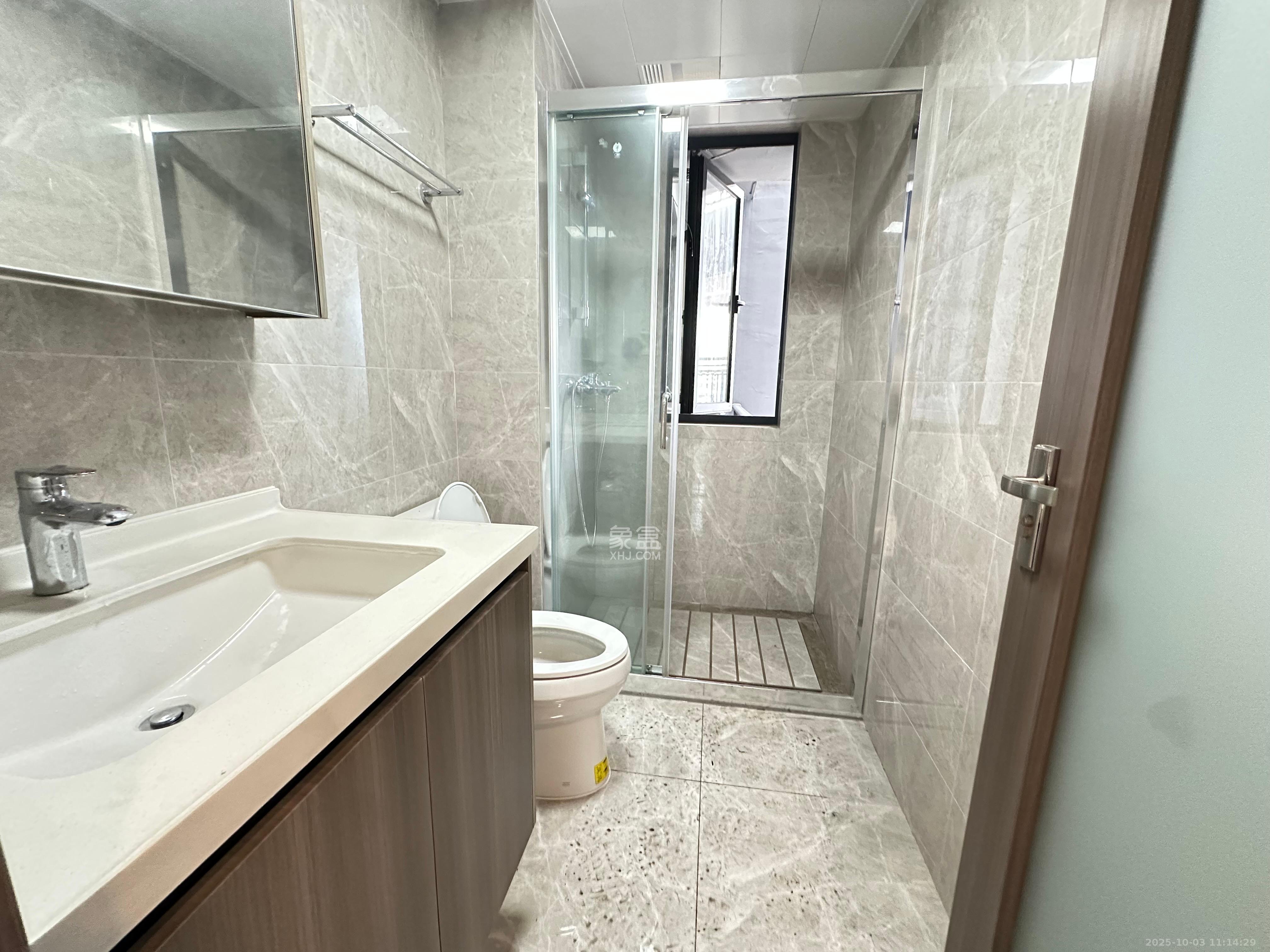 中海阅麓山一期  3室2厅2卫    3200.0元/月 中海阅麓山一期  3室2厅2卫    3200.0元/月室内图