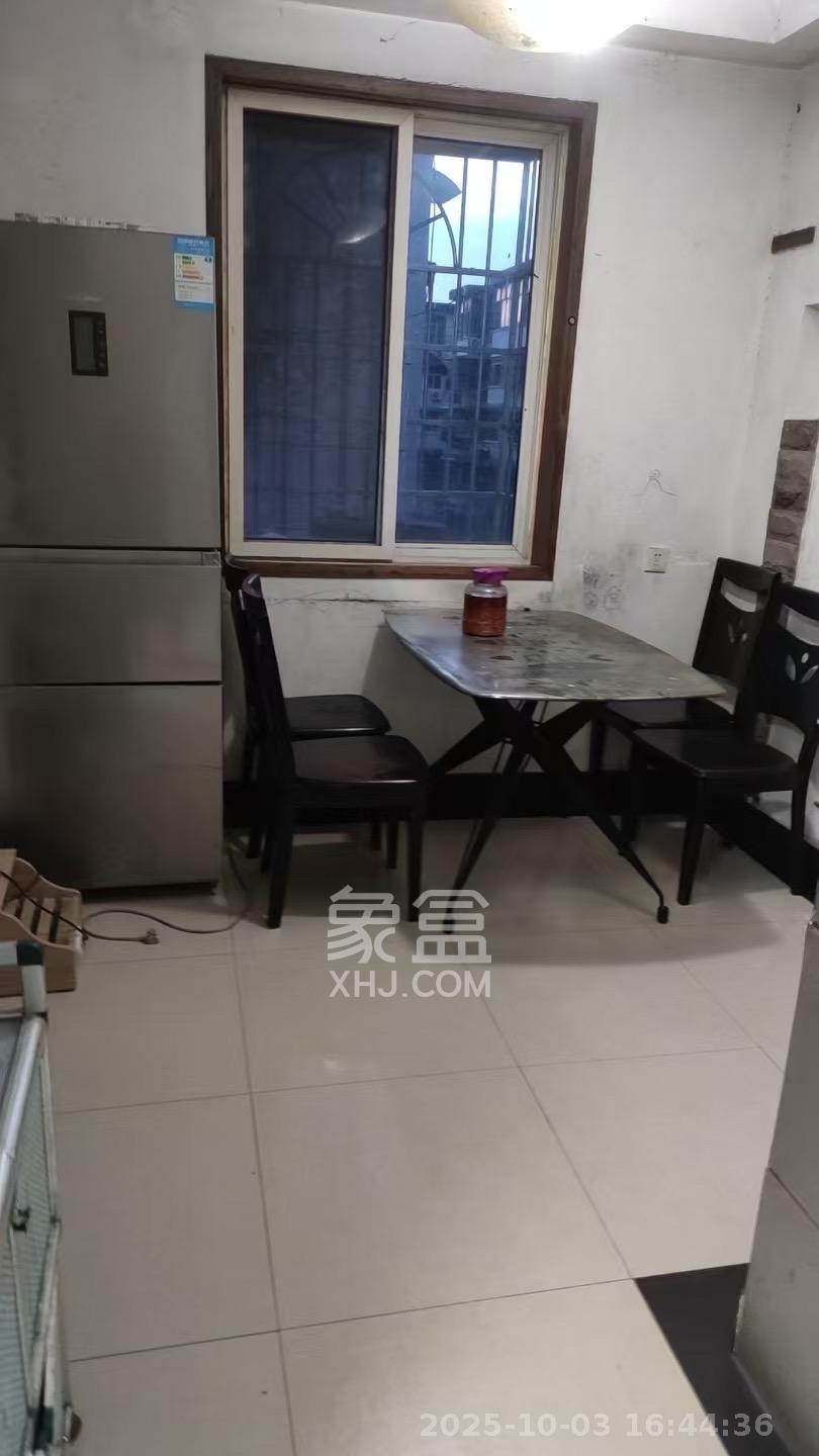 航天大院 3室2厅1卫 2300.0元/月 航天大院 3室2厅1卫 2300.0元/月室内图