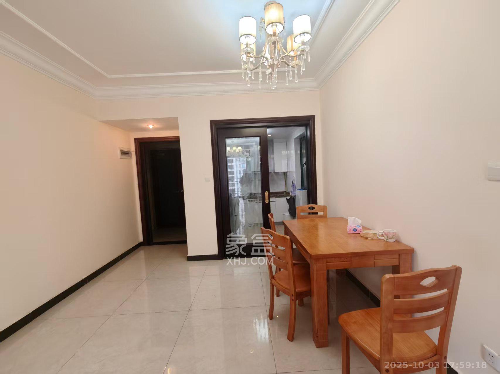 恒大翡翠华庭  1室2厅1卫    2000.0元/月室内图