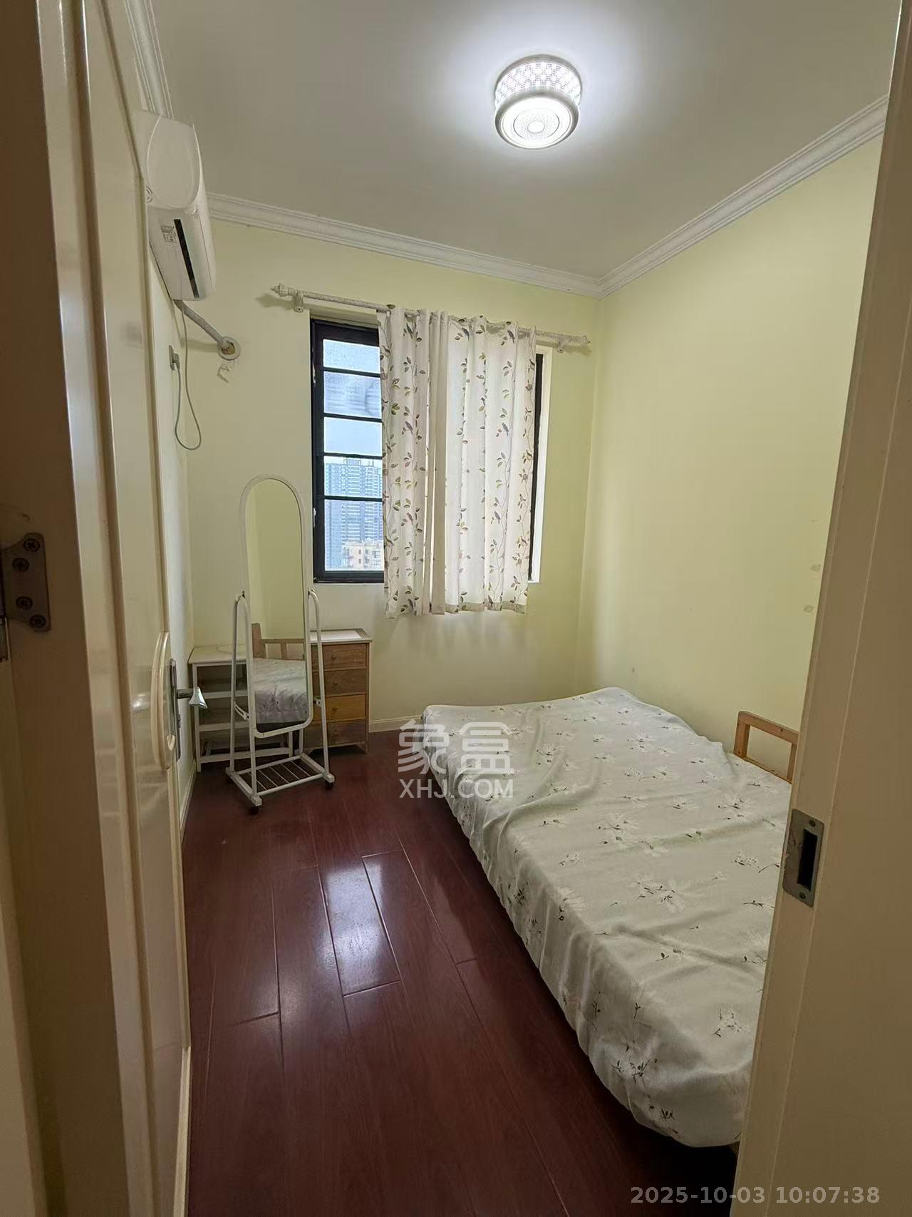 世茂外滩里(世茂铂翠湾三期) 3室2厅1卫 2800.0元/月 世茂外滩里(世茂铂翠湾三期) 3室2厅1卫 2800.0元/月室内图