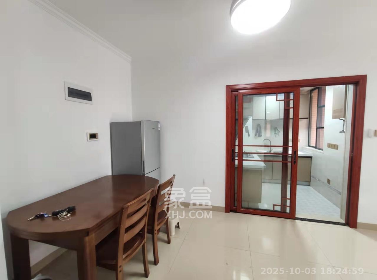 丽发新城 3室2厅1卫 2000.0元/月 丽发新城 3室2厅1卫 2000.0元/月室内图