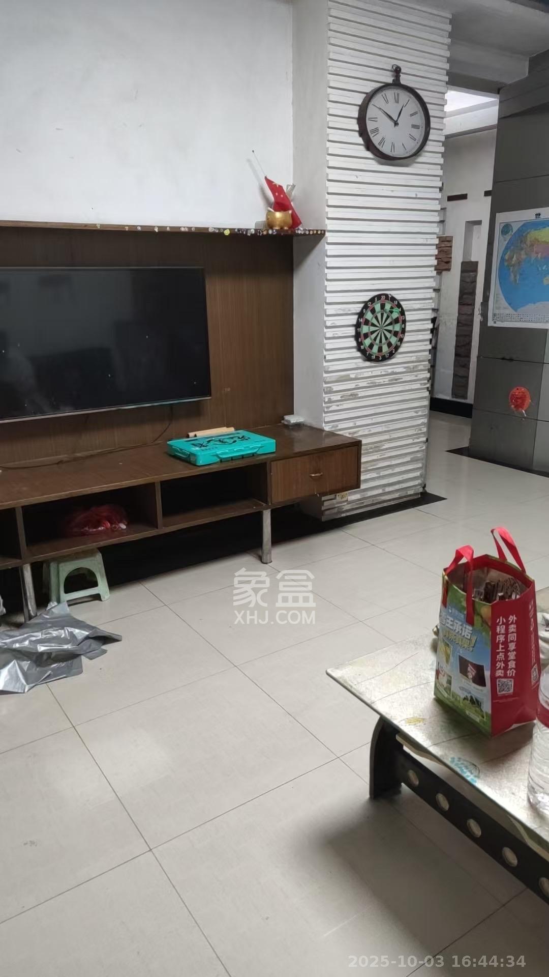 航天大院 3室2厅1卫 2300.0元/月 航天大院 3室2厅1卫 2300.0元/月室内图