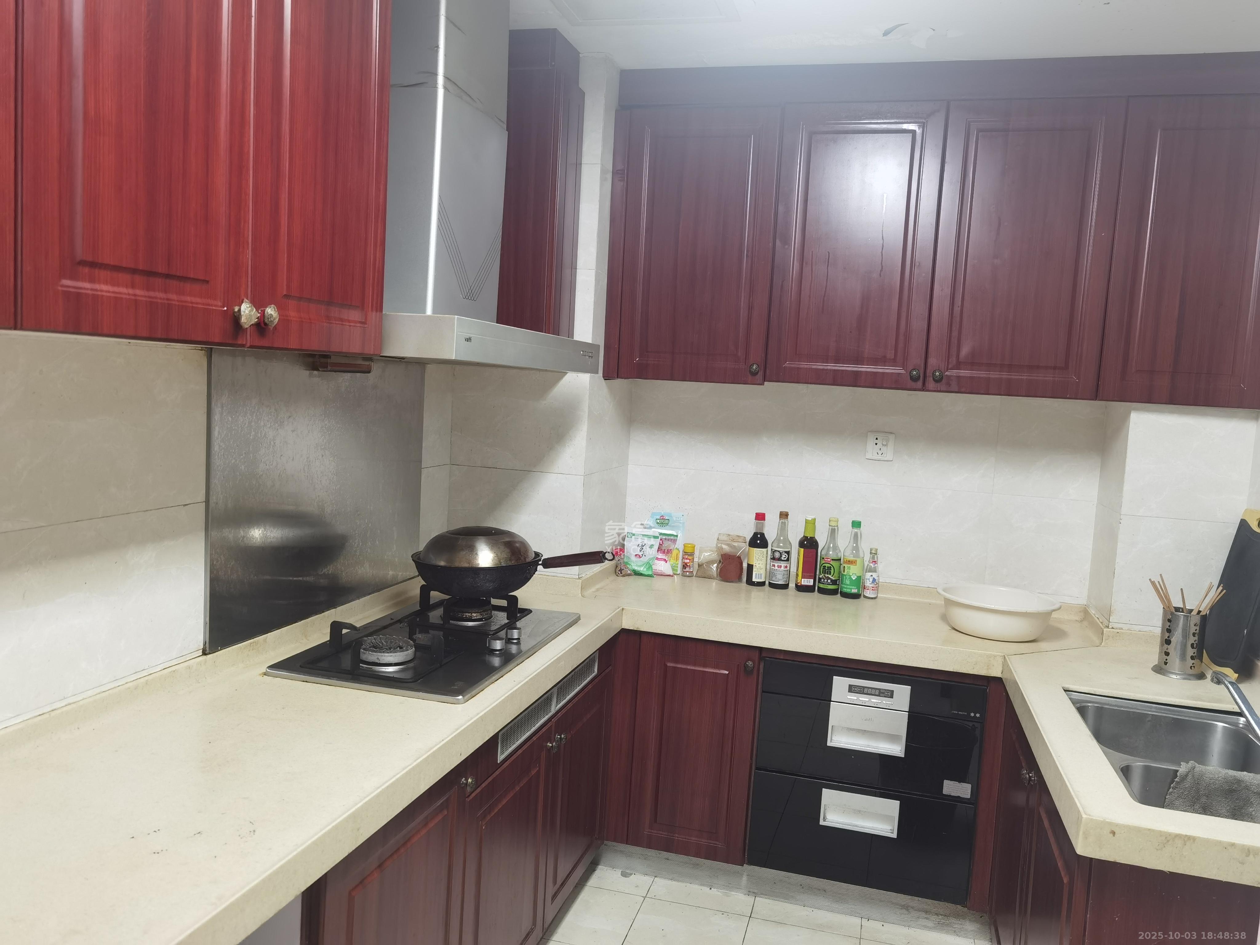 恒大御景湾 3室2厅1卫 3300.0元/月 恒大御景湾 3室2厅1卫 3300.0元/月室内图