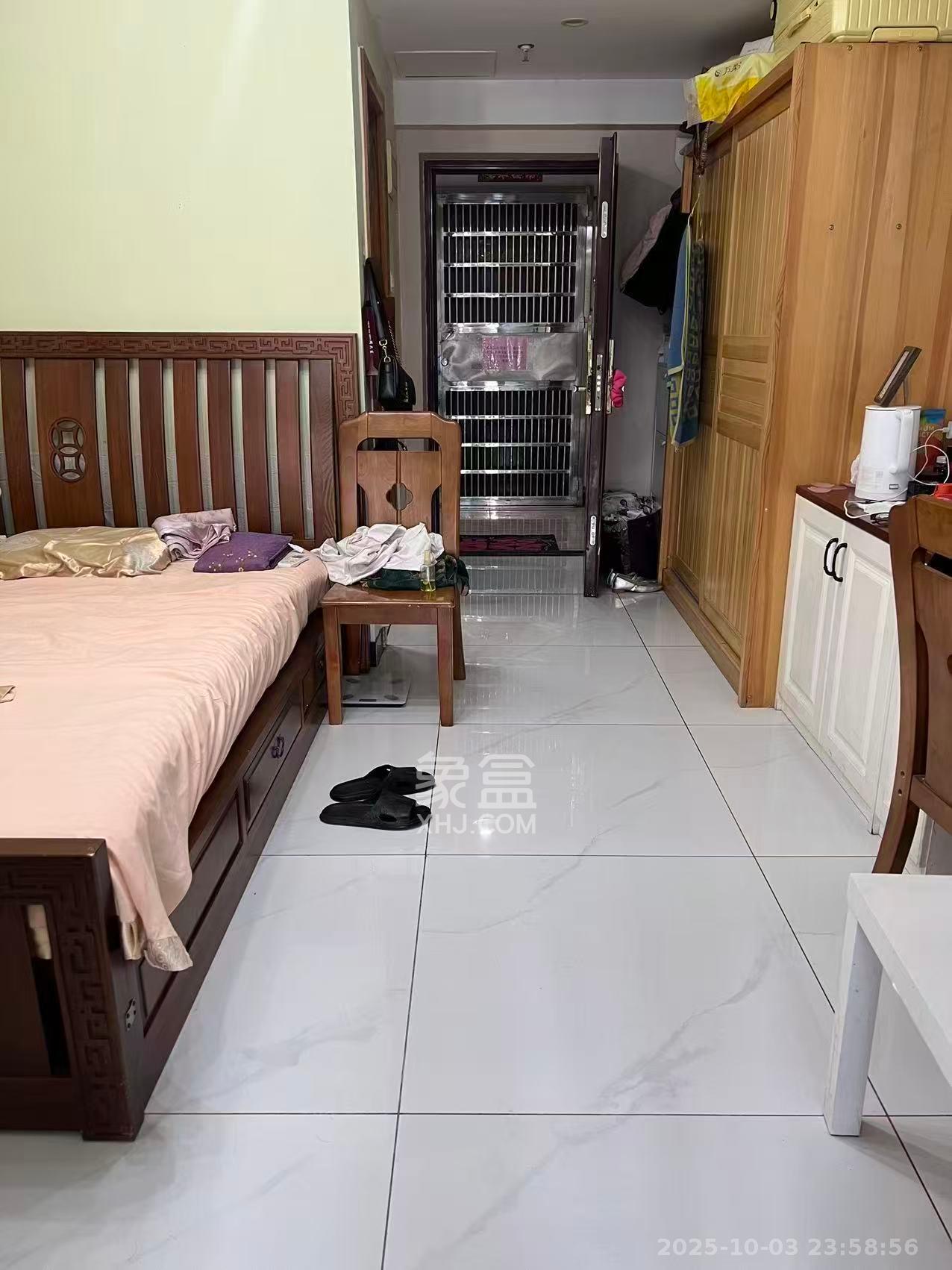 荣泰广场 1室1厅1卫 1300.0元/月 荣泰广场 1室1厅1卫 1300.0元/月室内图