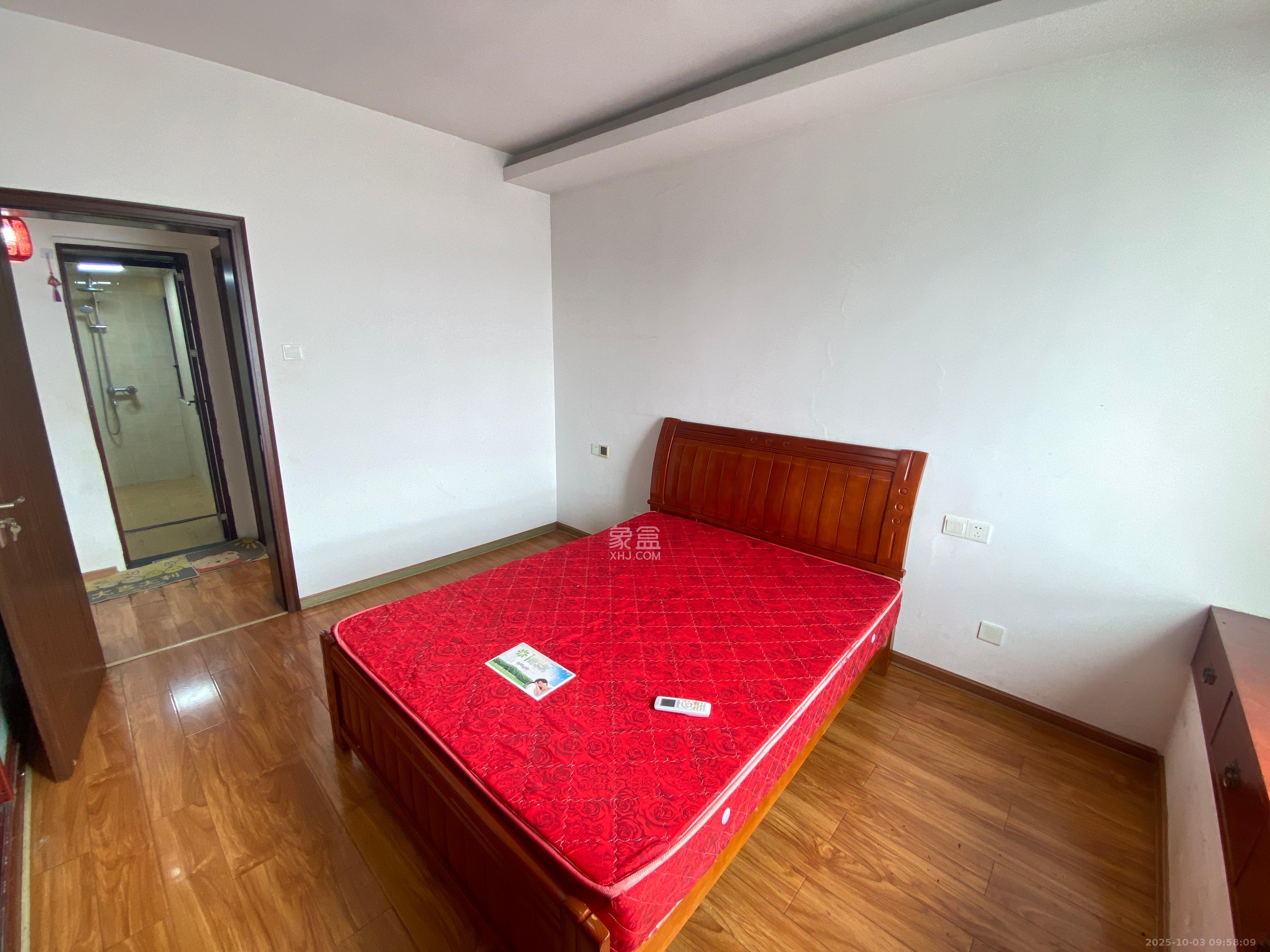 钱隆樽品(一、二、三期) 2室2厅1卫 1800.0元/月 钱隆樽品(一、二、三期) 2室2厅1卫 1800.0元/月室内图