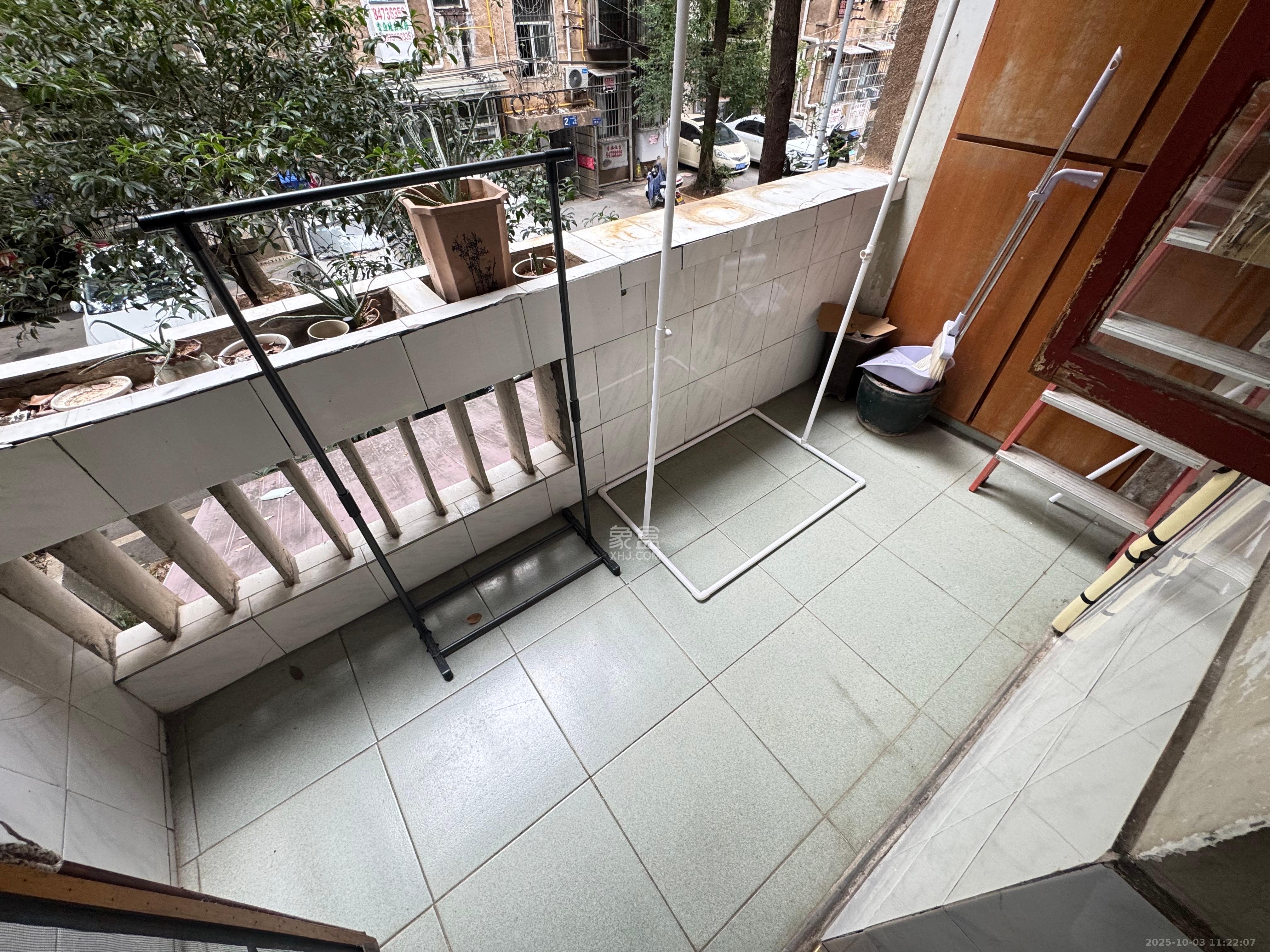 红旗区一片  2室1厅1卫    1800.0元/月室内图