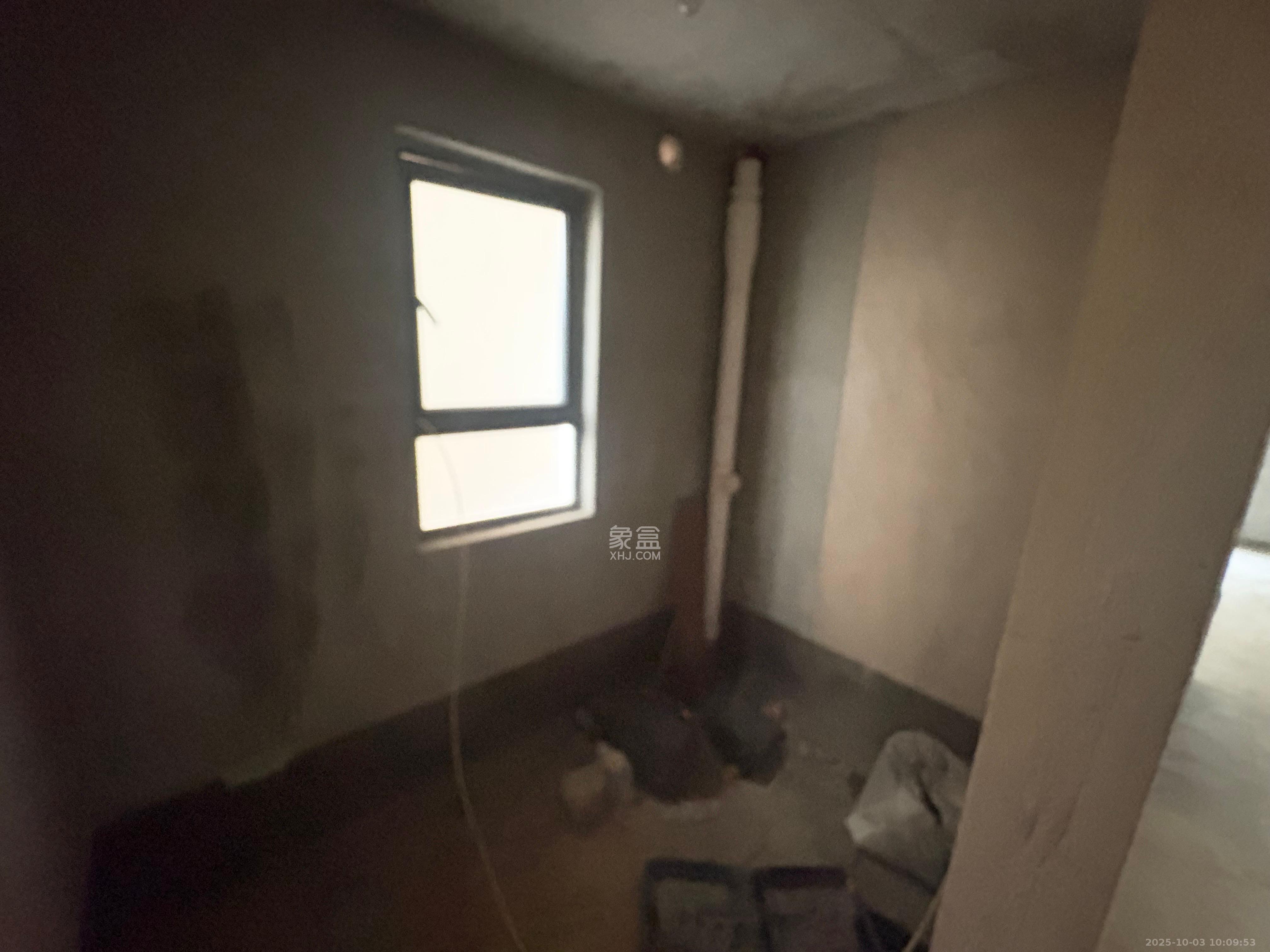 荣盛城 4室2厅2卫 1600.0元/月 荣盛城 4室2厅2卫 1600.0元/月室内图