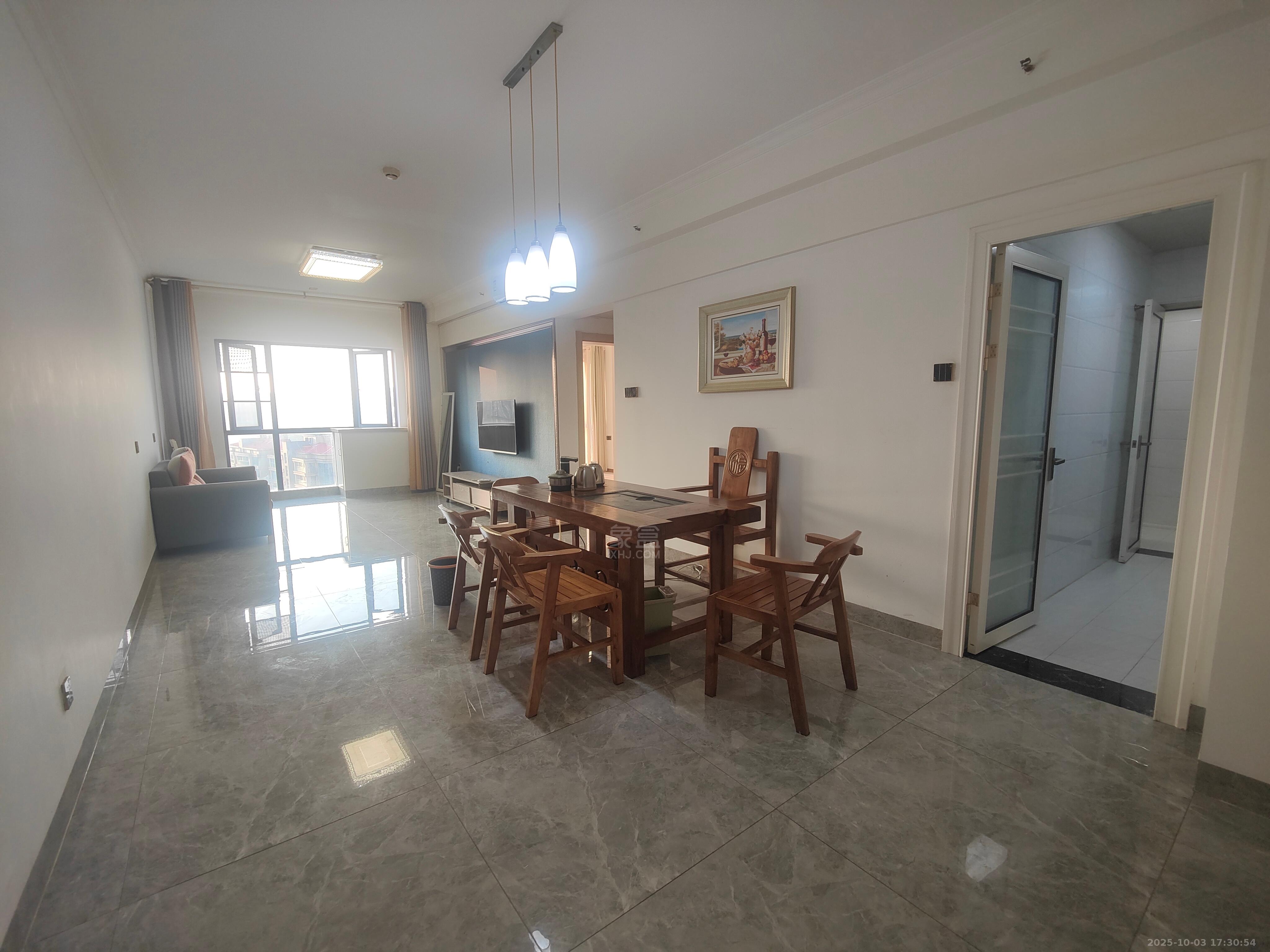 庐山春天 2室2厅1卫 2000.0元/月 庐山春天 2室2厅1卫 2000.0元/月室内图