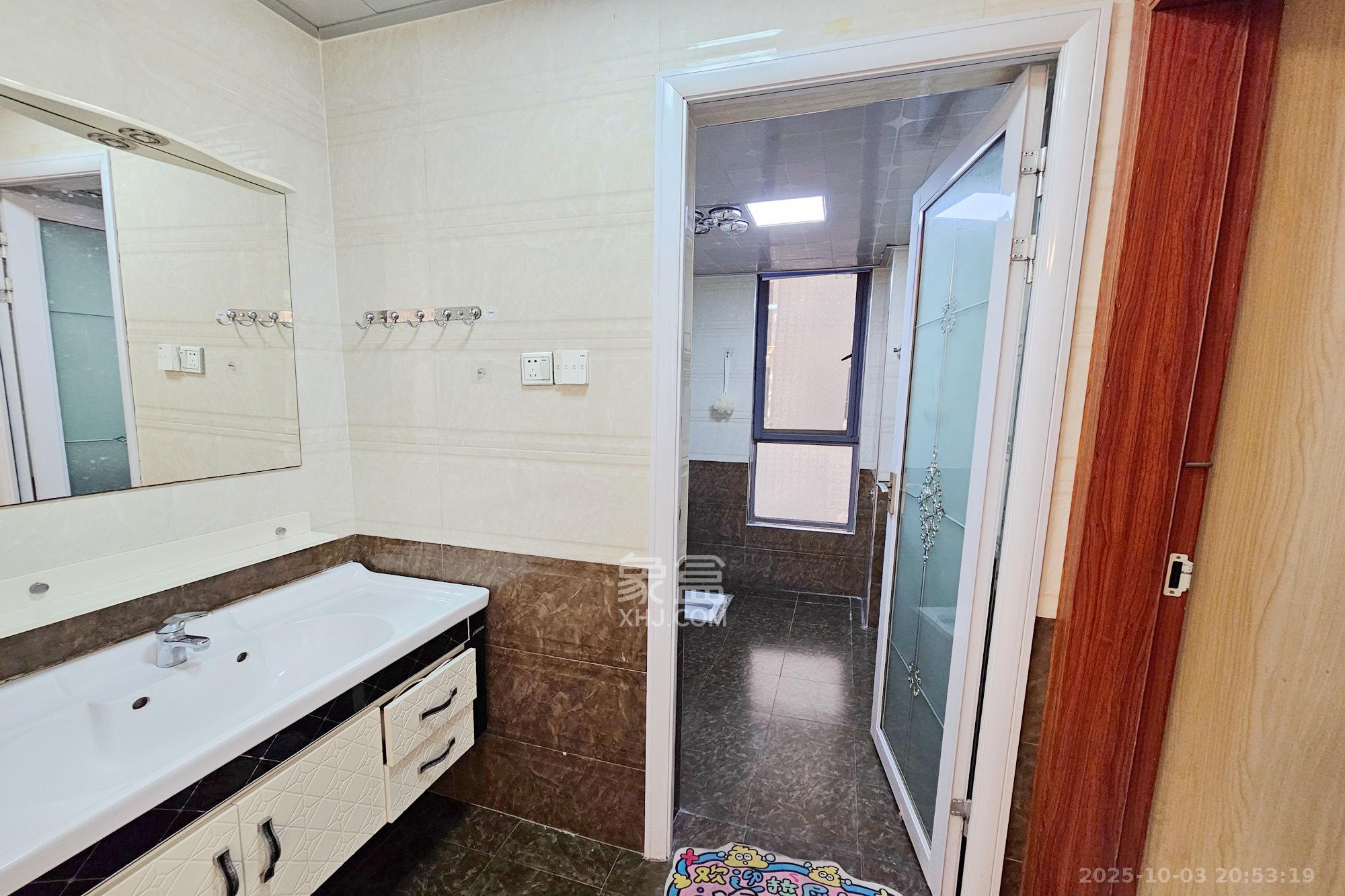 融科檀香山(融科紫檀、香山国际) 2室2厅1卫 85.0万 融科檀香山(融科紫檀、香山国际) 2室2厅1卫 85.0万其他