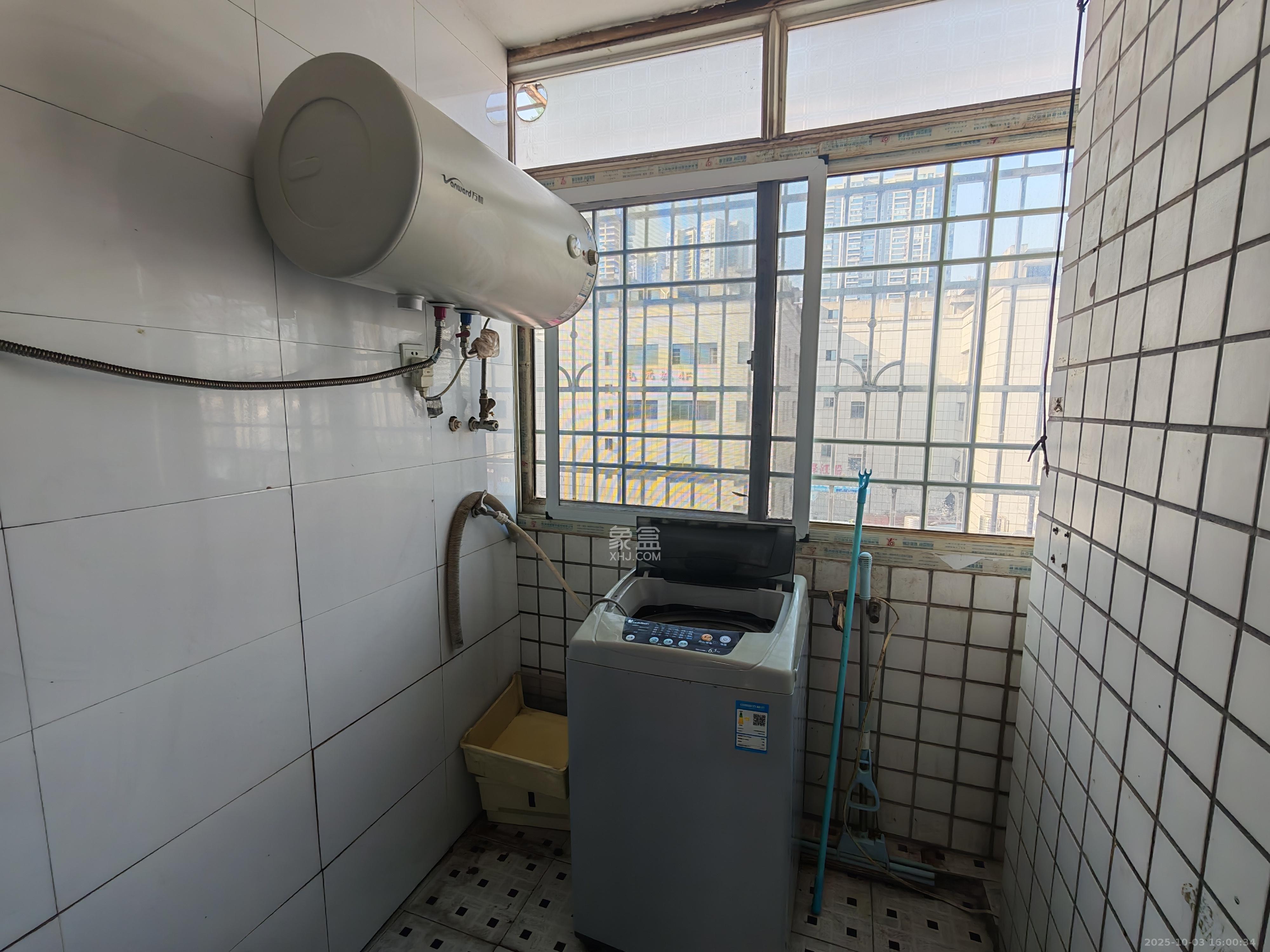 红星大市场  3室2厅1卫   1500.00元/月室内图