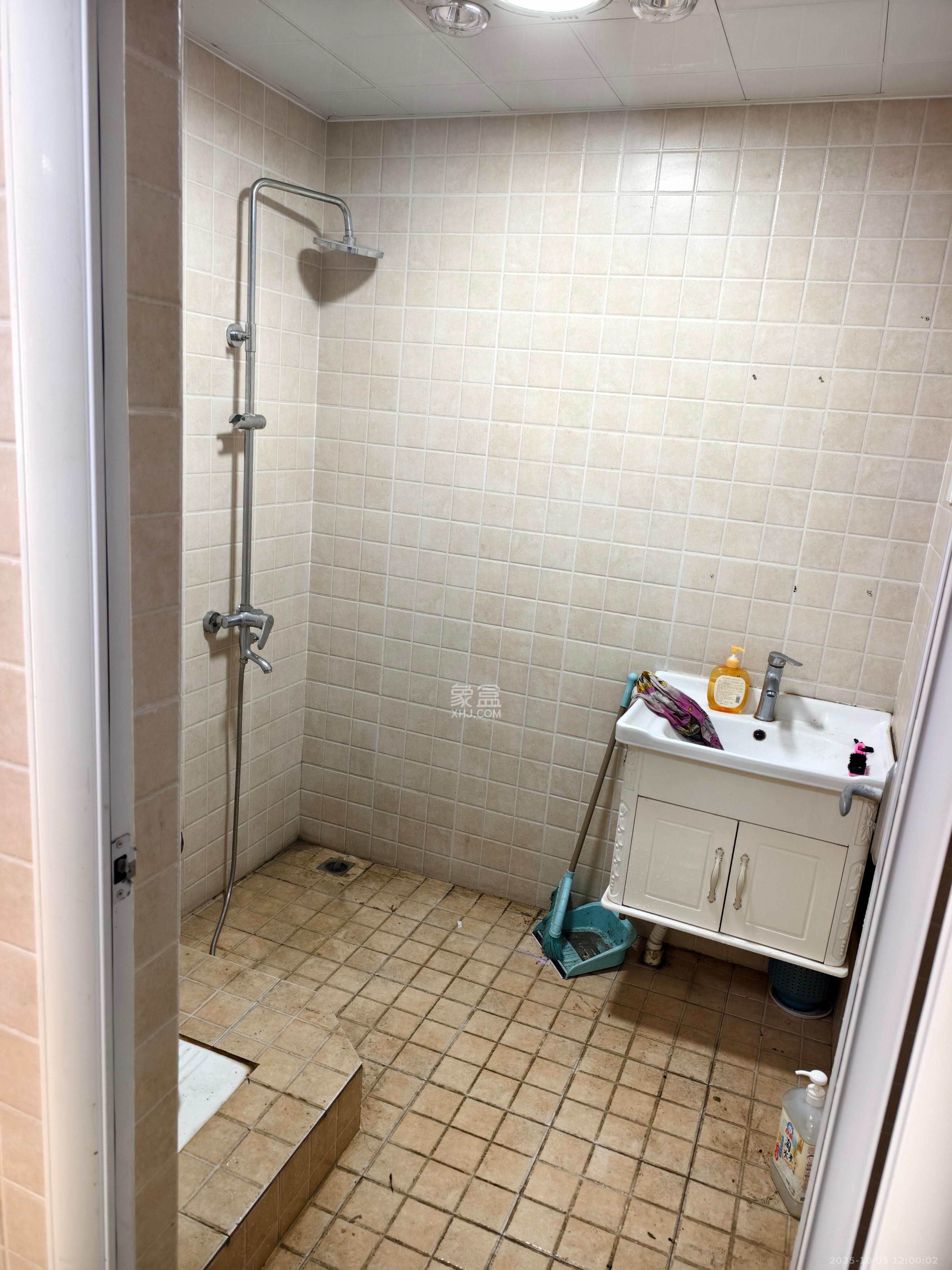 钰龙天下二期(钰龙佳园) 1室1厅1卫 2100.0元/月 钰龙天下二期(钰龙佳园) 1室1厅1卫 2100.0元/月室内图