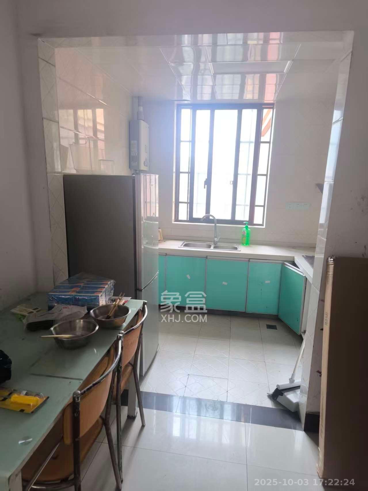 新城国际花都  3室1厅1卫    1300.0元/月室内图