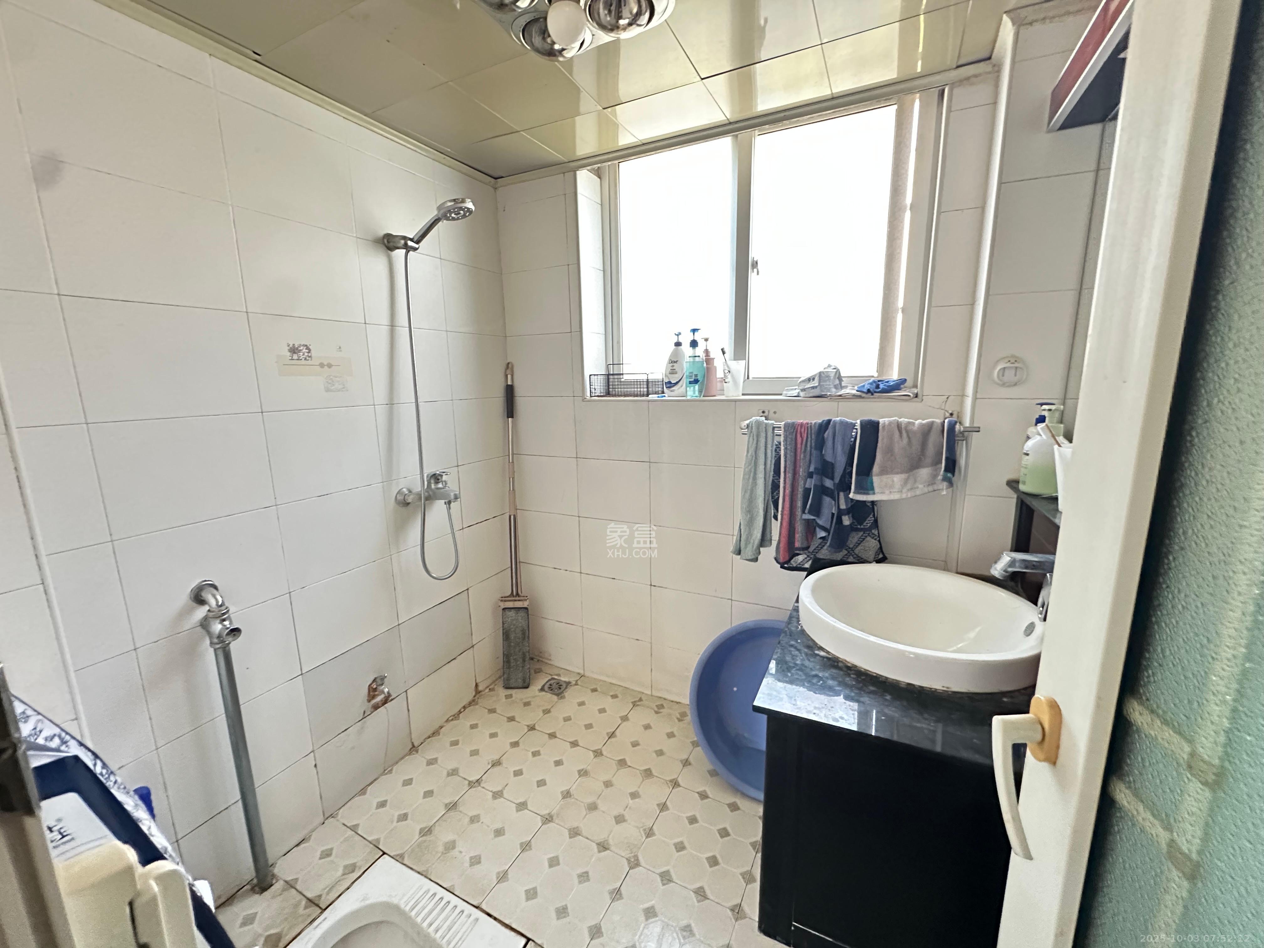 鄱阳小区 3室2厅1卫 1500.0元/月 鄱阳小区 3室2厅1卫 1500.0元/月室内图