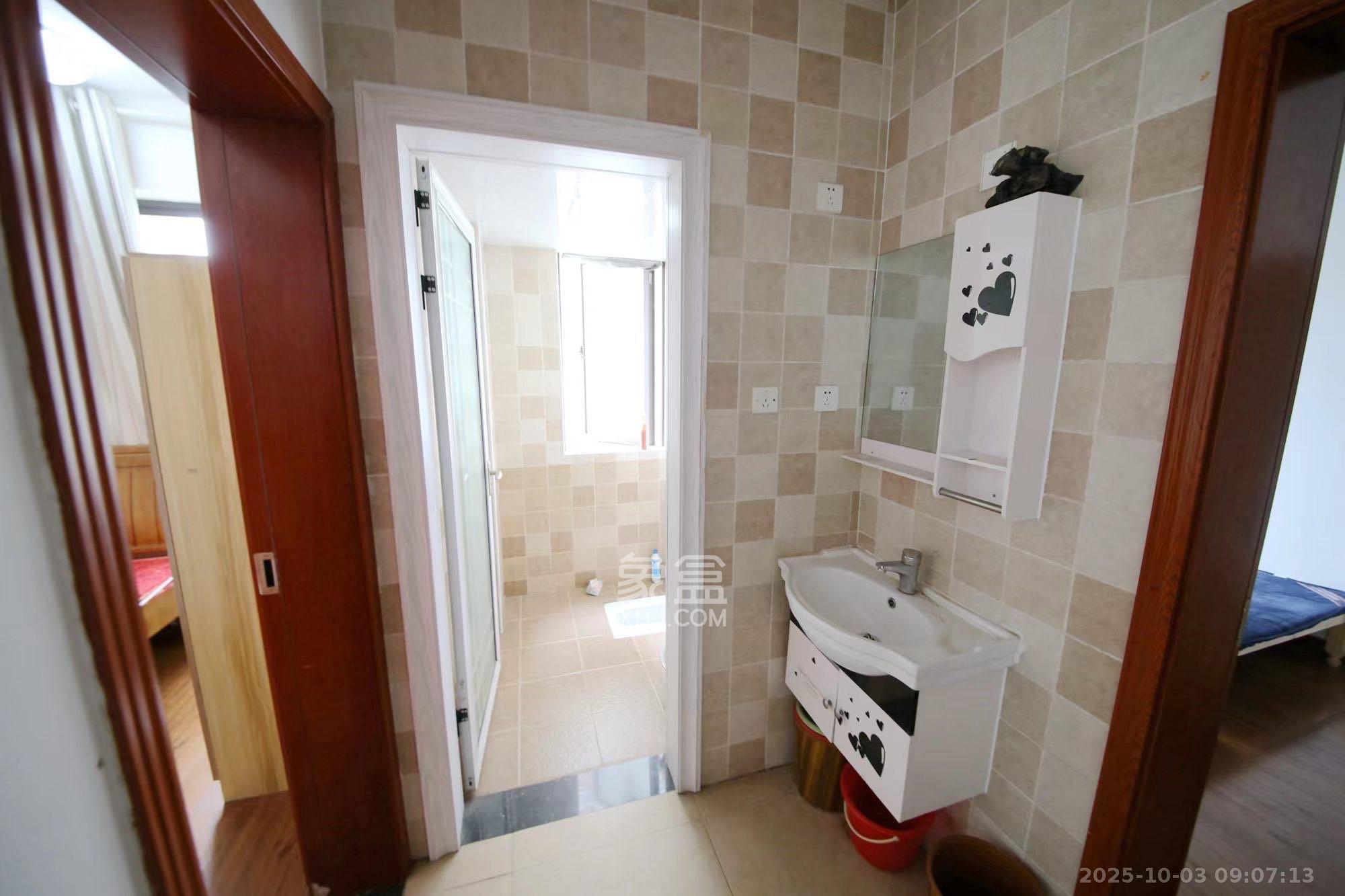 雨花公馆(紫苔名苑)  3室2厅2卫    2500.0元/月室内图