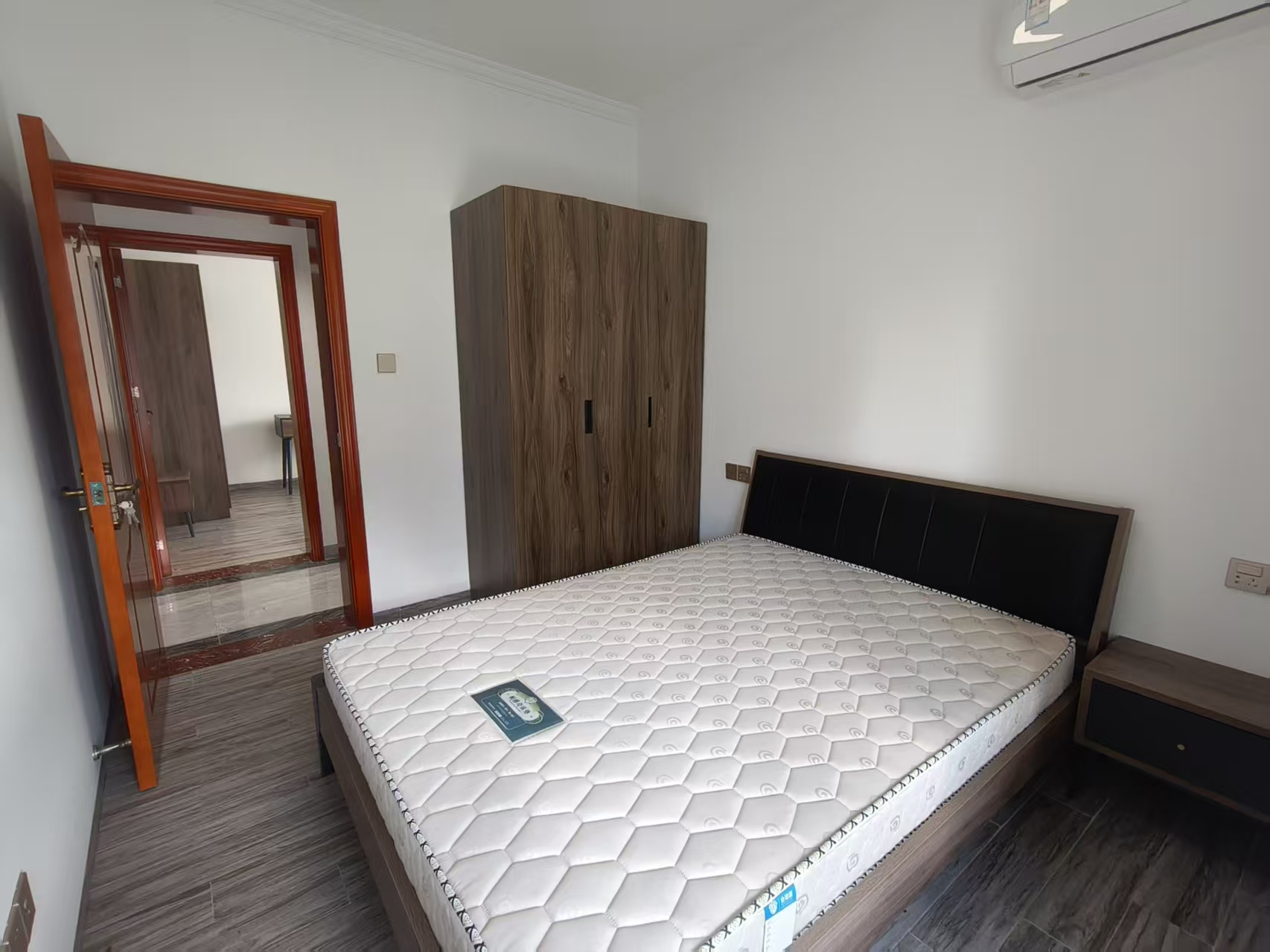 消防总队琼山住宅小区  3室2厅2卫    3800.0元/月室内图