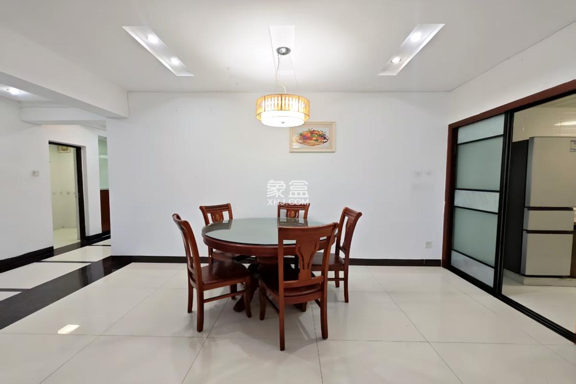 南亚广场 3室2厅2卫 2600.0元/月 南亚广场 3室2厅2卫 2600.0元/月室内图