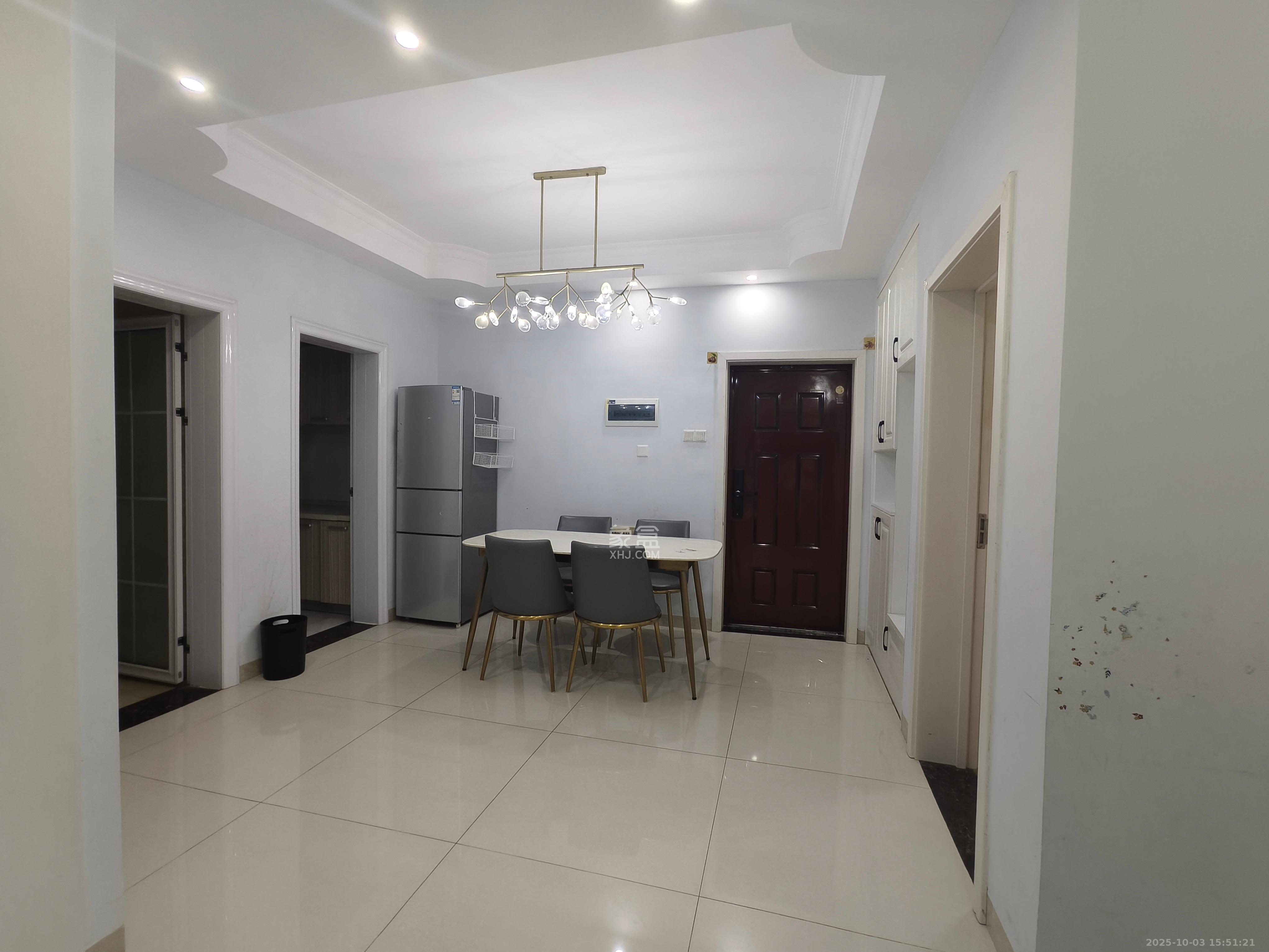 洋湖时代 3室2厅1卫 2100.0元/月 洋湖时代 3室2厅1卫 2100.0元/月室内图