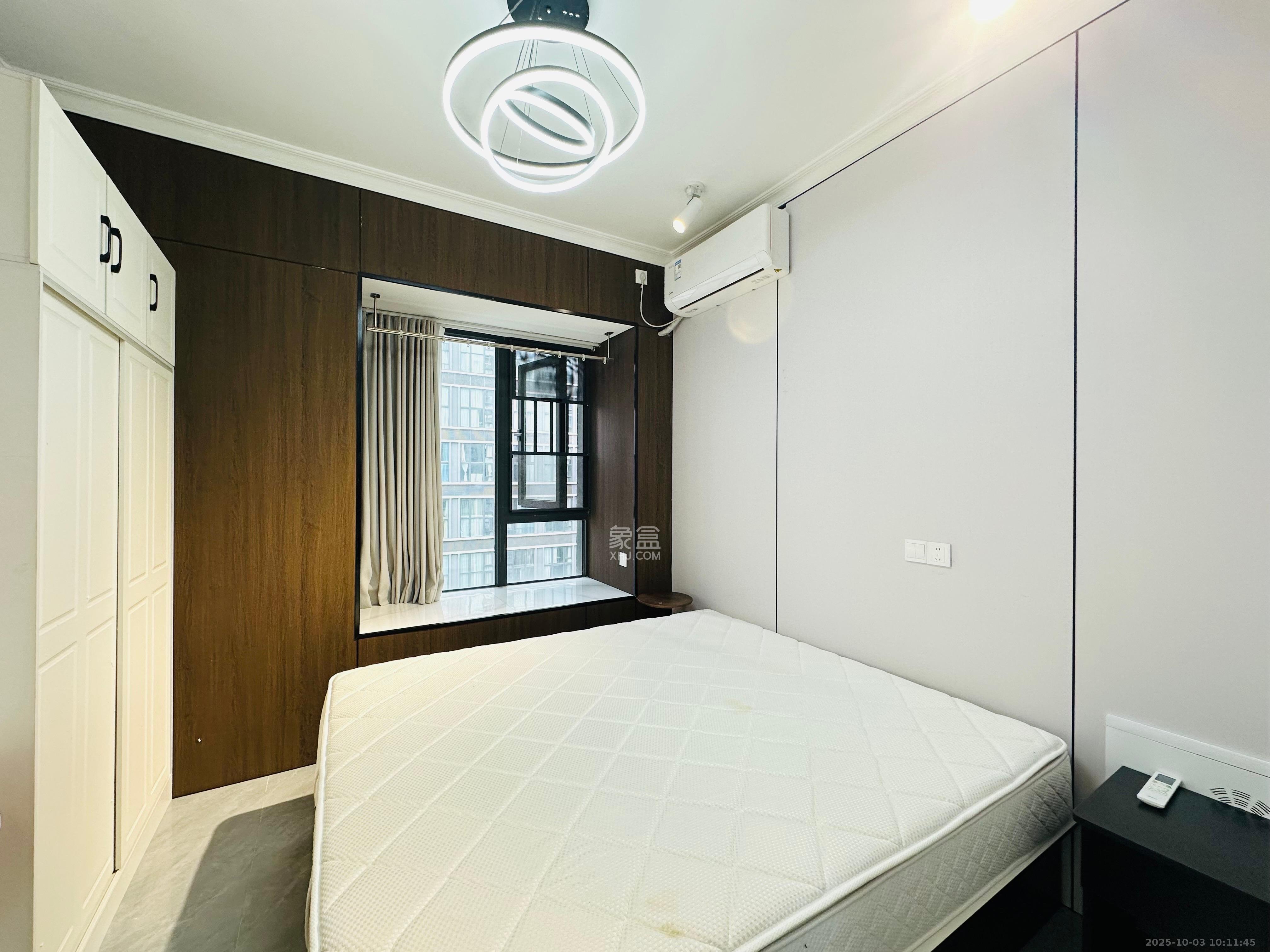 龙湖铂金岛  1室1厅1卫    1500.0元/月室内图