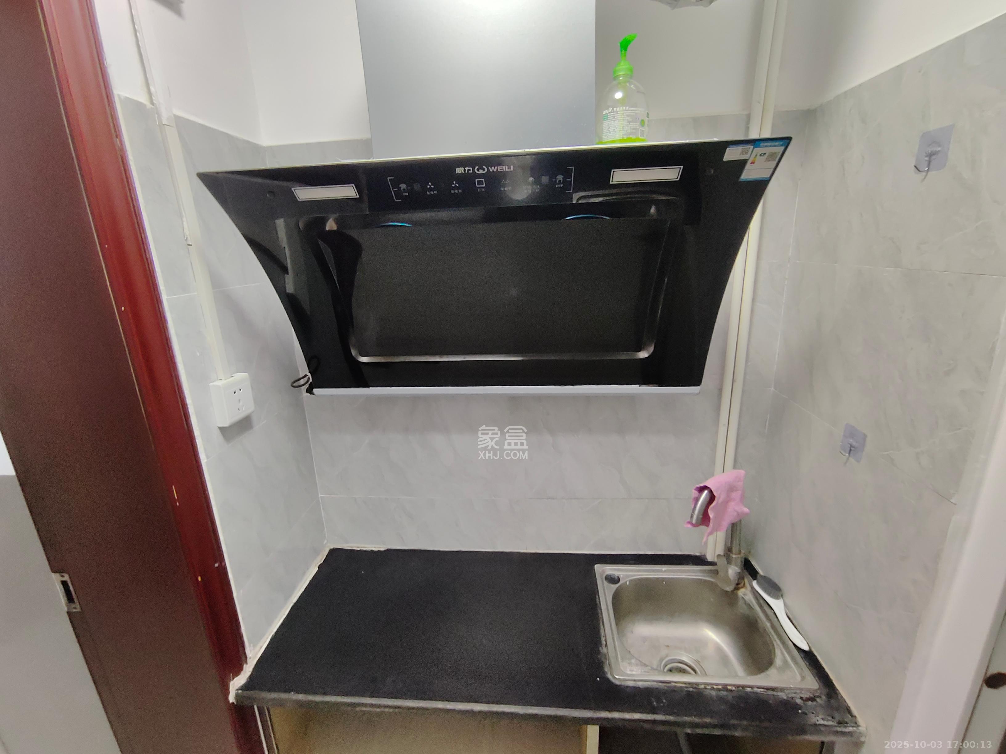 黄鹤小区5片 1室1厅1卫 1100.0元/月 黄鹤小区5片 1室1厅1卫 1100.0元/月室内图