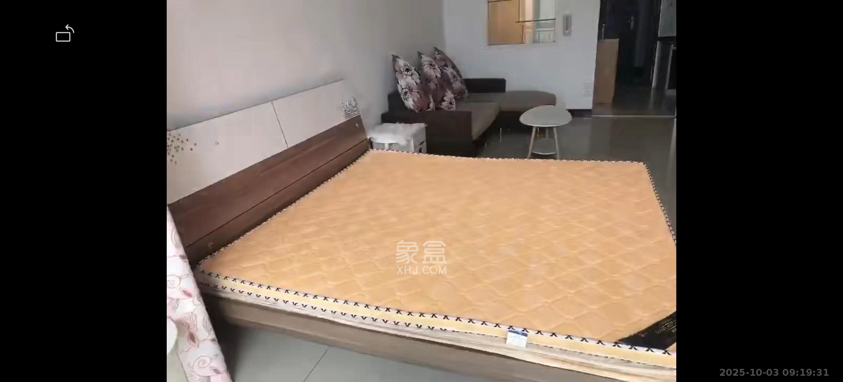 时代星城  1室1厅1卫   1200.00元/月室内图1