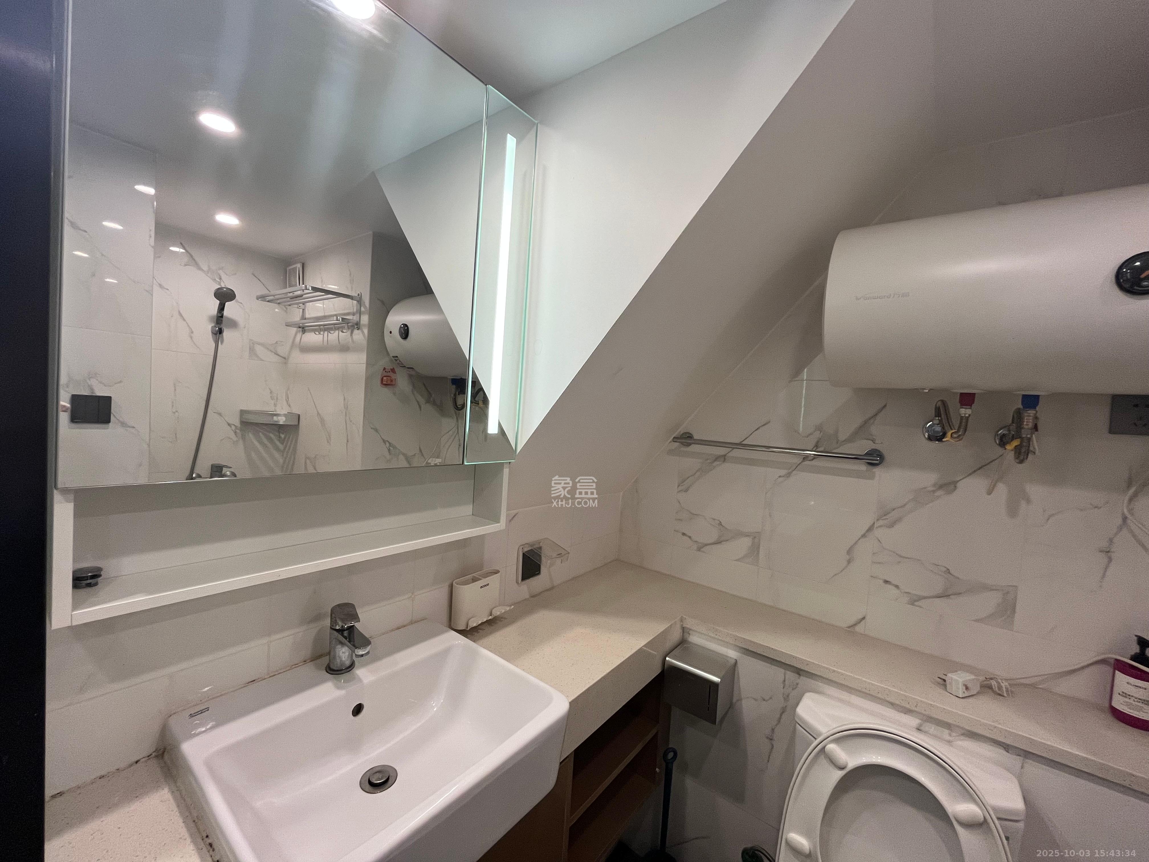 达美寰宇中心  2室1厅1卫    2200.0元/月室内图