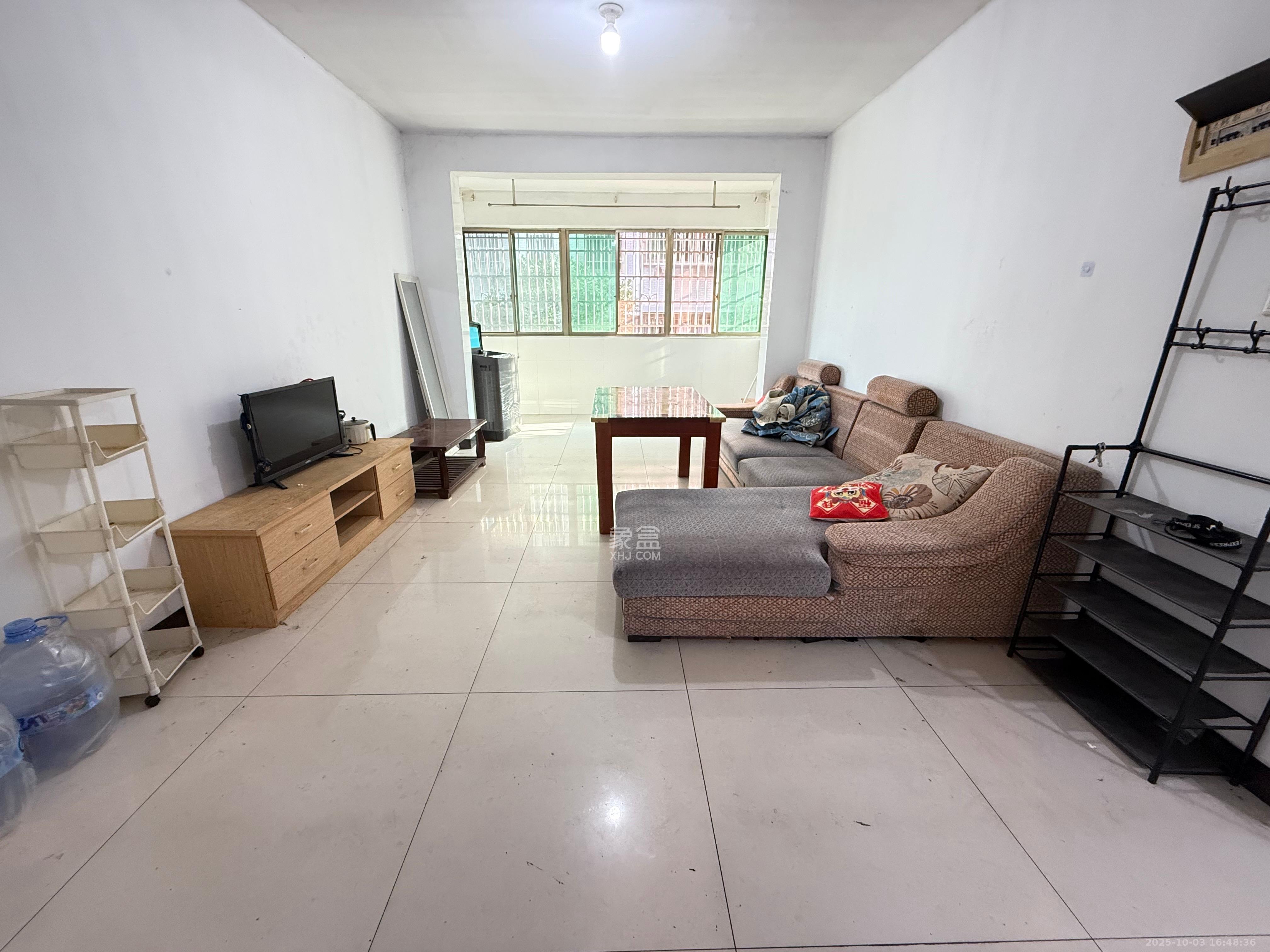 金桂小区一期 3室2厅1卫 1600.0元/月 金桂小区一期 3室2厅1卫 1600.0元/月室内图