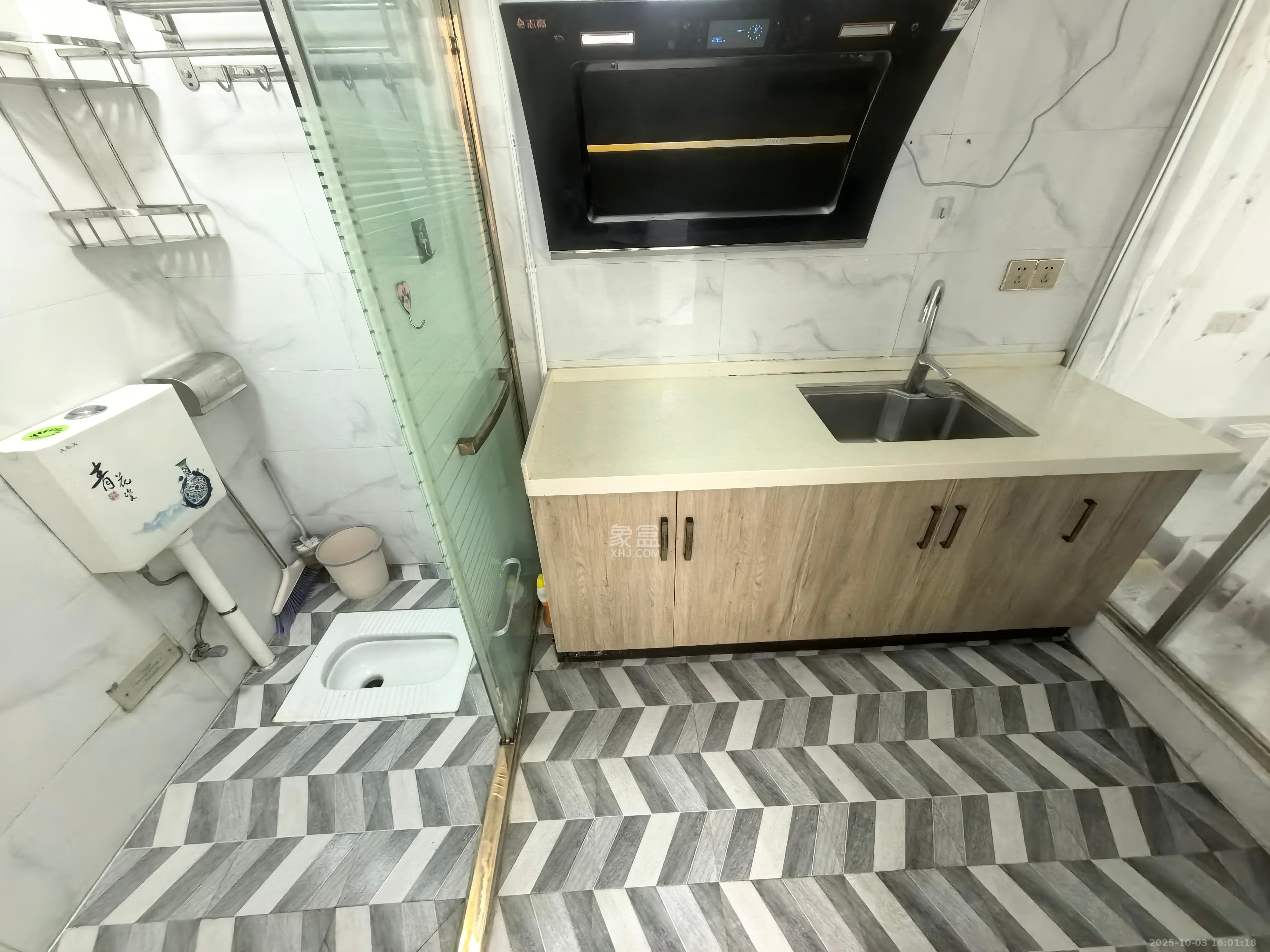 恒泰广场 1室1厅1卫 1500.0元/月 恒泰广场 1室1厅1卫 1500.0元/月室内图