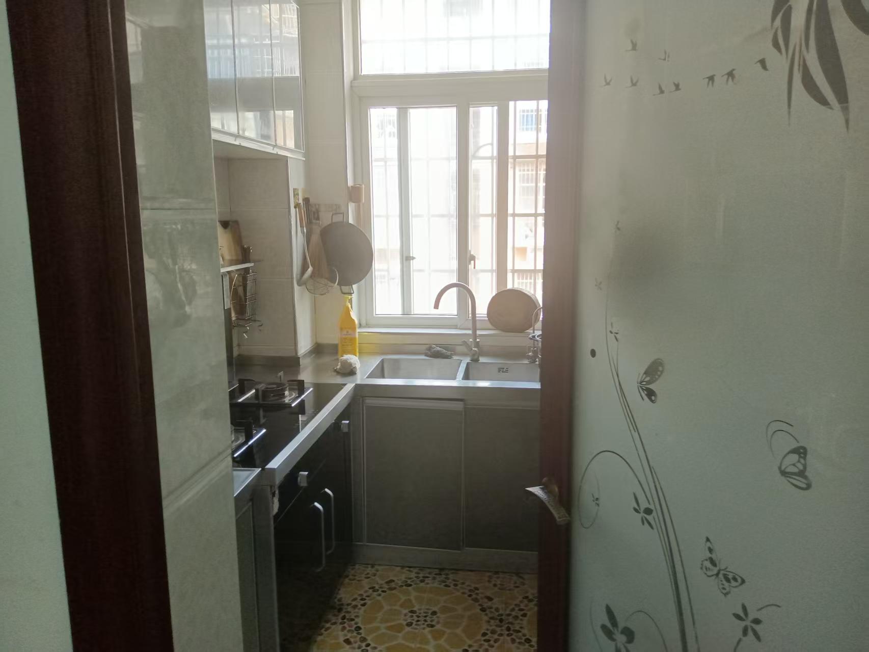 梓瑞小区  3室2厅1卫    45.8万 梓瑞小区  3室2厅1卫    45.8万室内图