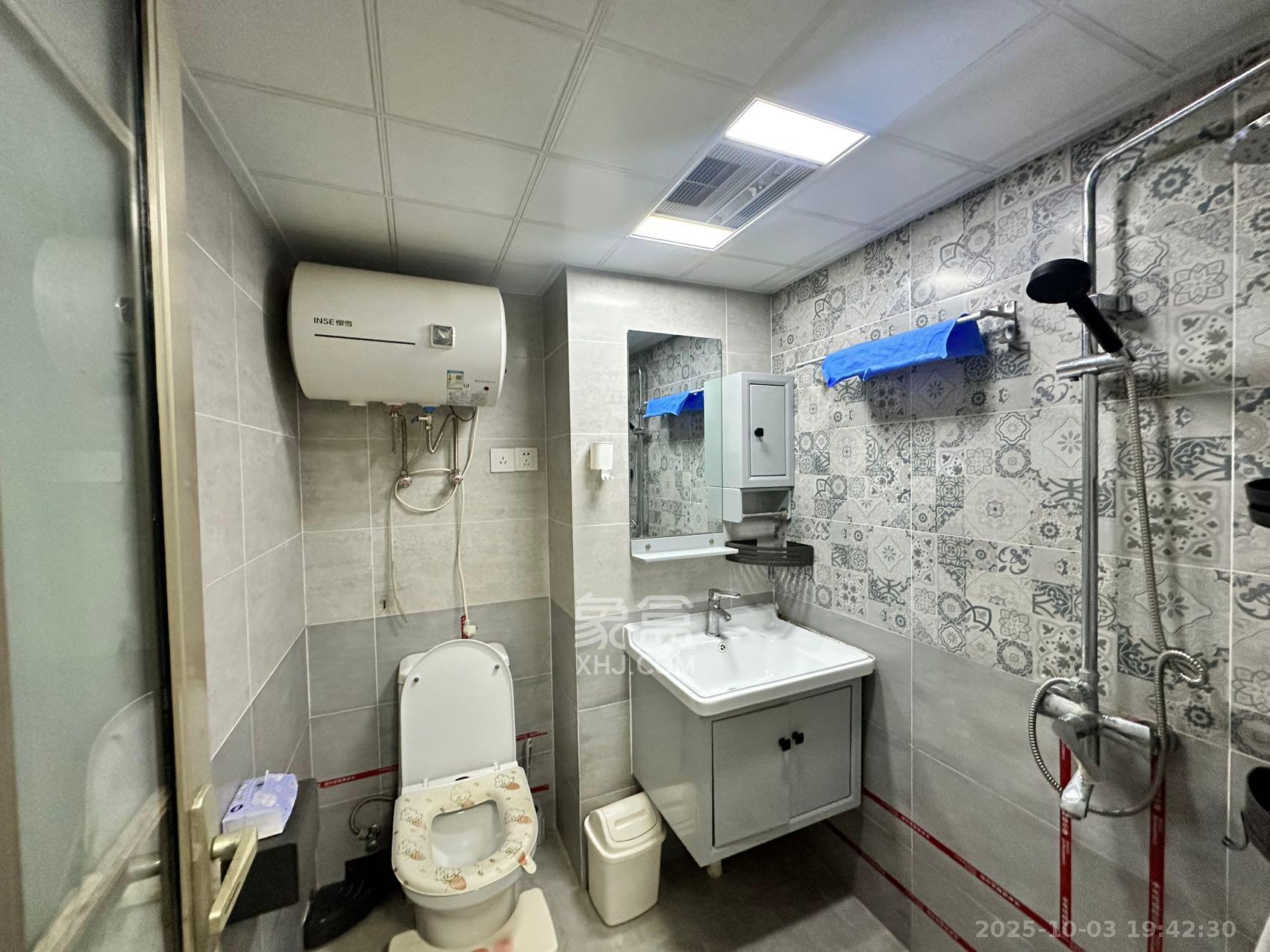 裕天国际商汇中心 1室1厅1卫 1400.0元/月 裕天国际商汇中心 1室1厅1卫 1400.0元/月室内图