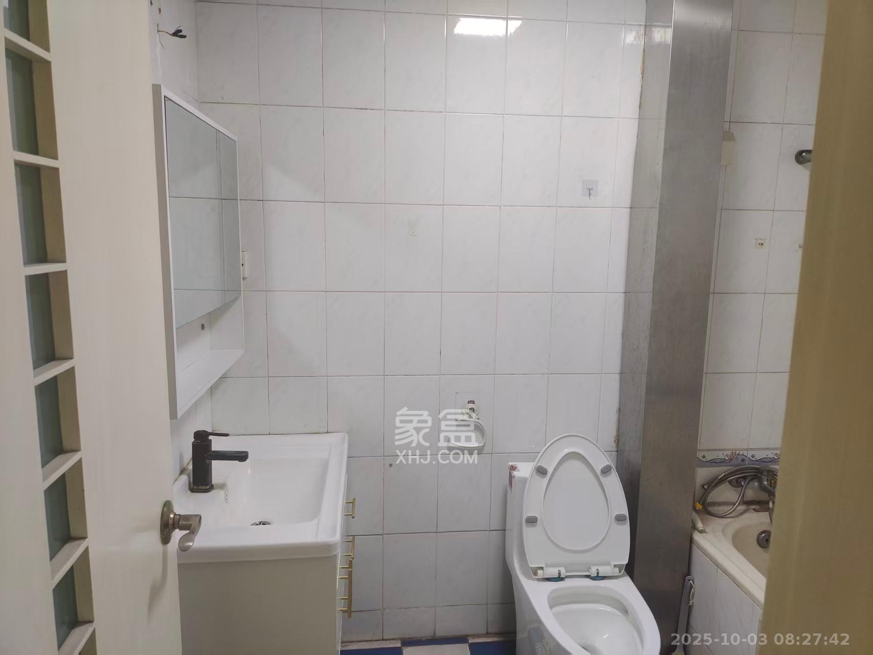 桔园小区1-8片 3室2厅1卫 2000.0元/月 桔园小区1-8片 3室2厅1卫 2000.0元/月室内图