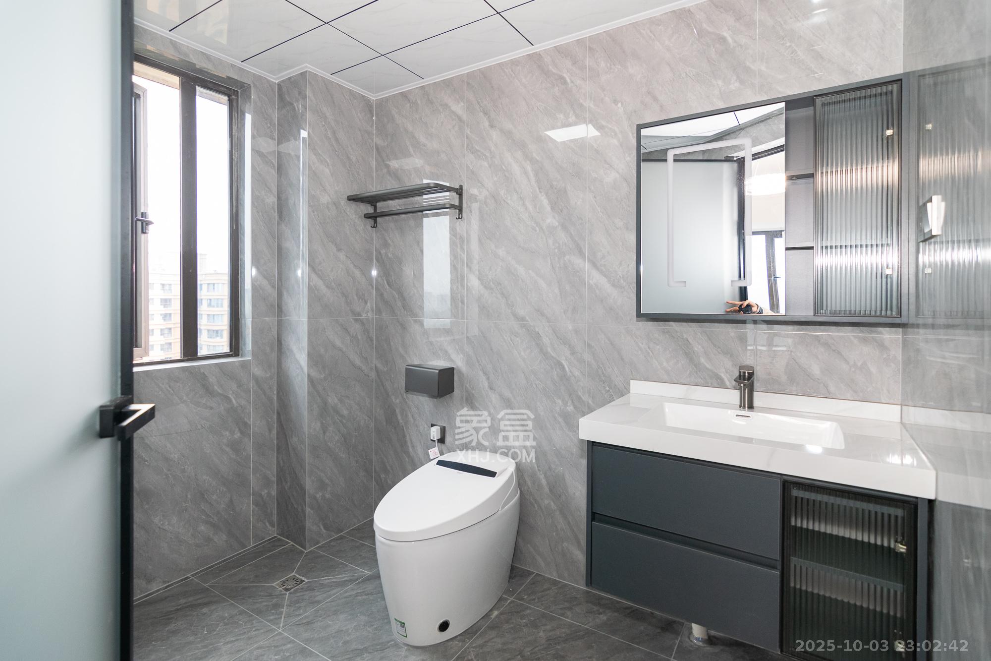 润和美郡（润和紫郡五期）  4室2厅2卫    132.8万卫生间