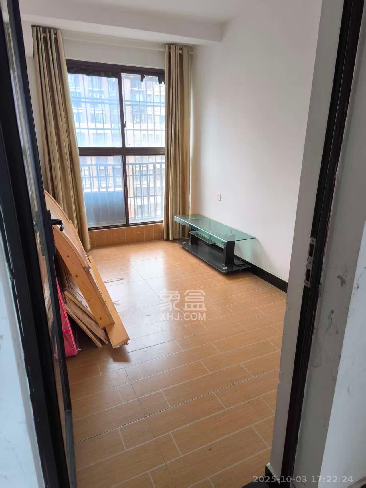 新城国际花都  3室1厅1卫    1300.0元/月室内图