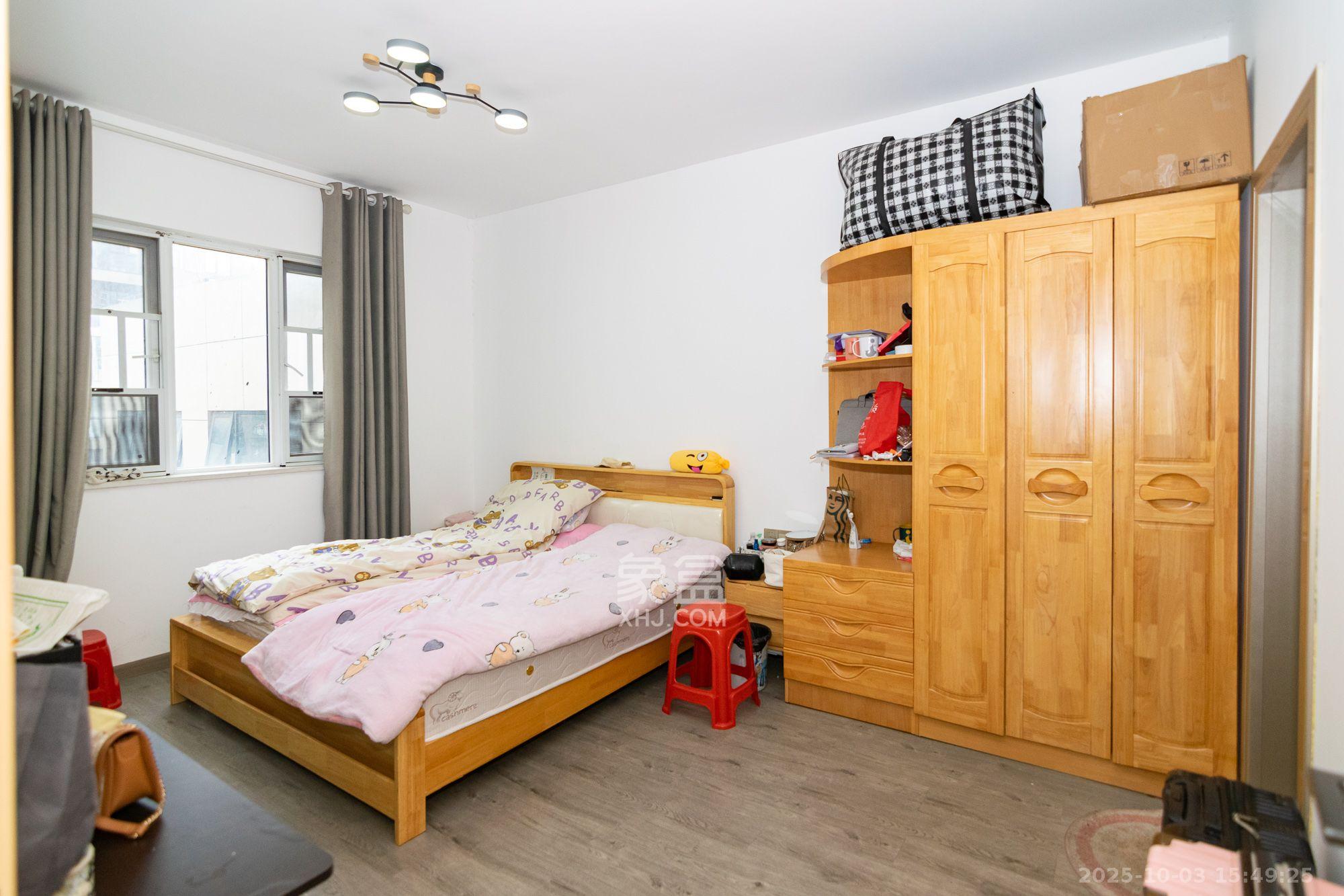 新华联梦想城 4室2厅2卫 2300.0元/月 新华联梦想城 4室2厅2卫 2300.0元/月室内图