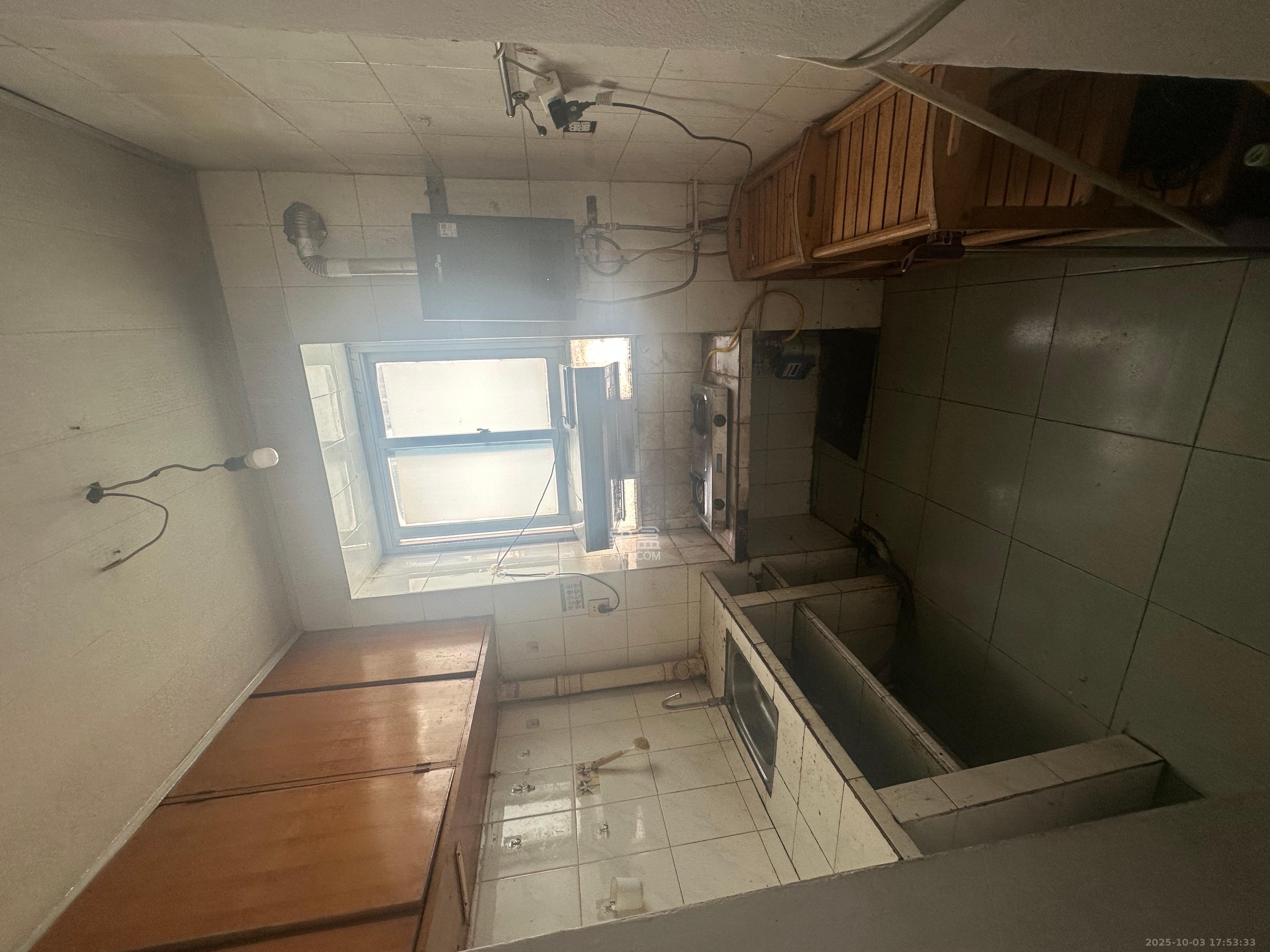 人民新村 1室2厅1卫 1300.0元/月 人民新村 1室2厅1卫 1300.0元/月室内图