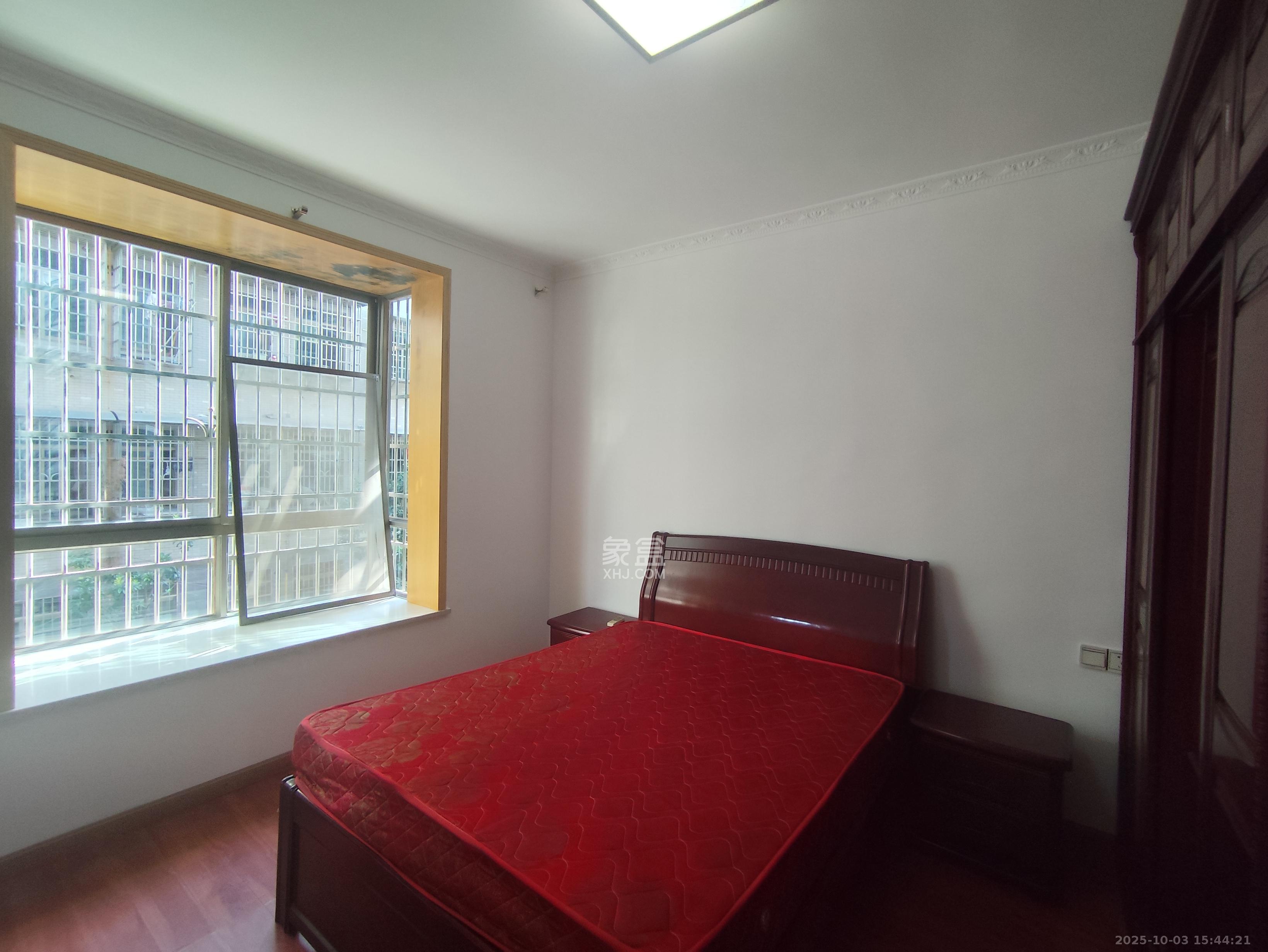 金桂小区一期 2室1厅1卫 1600.0元/月 金桂小区一期 2室1厅1卫 1600.0元/月室内图