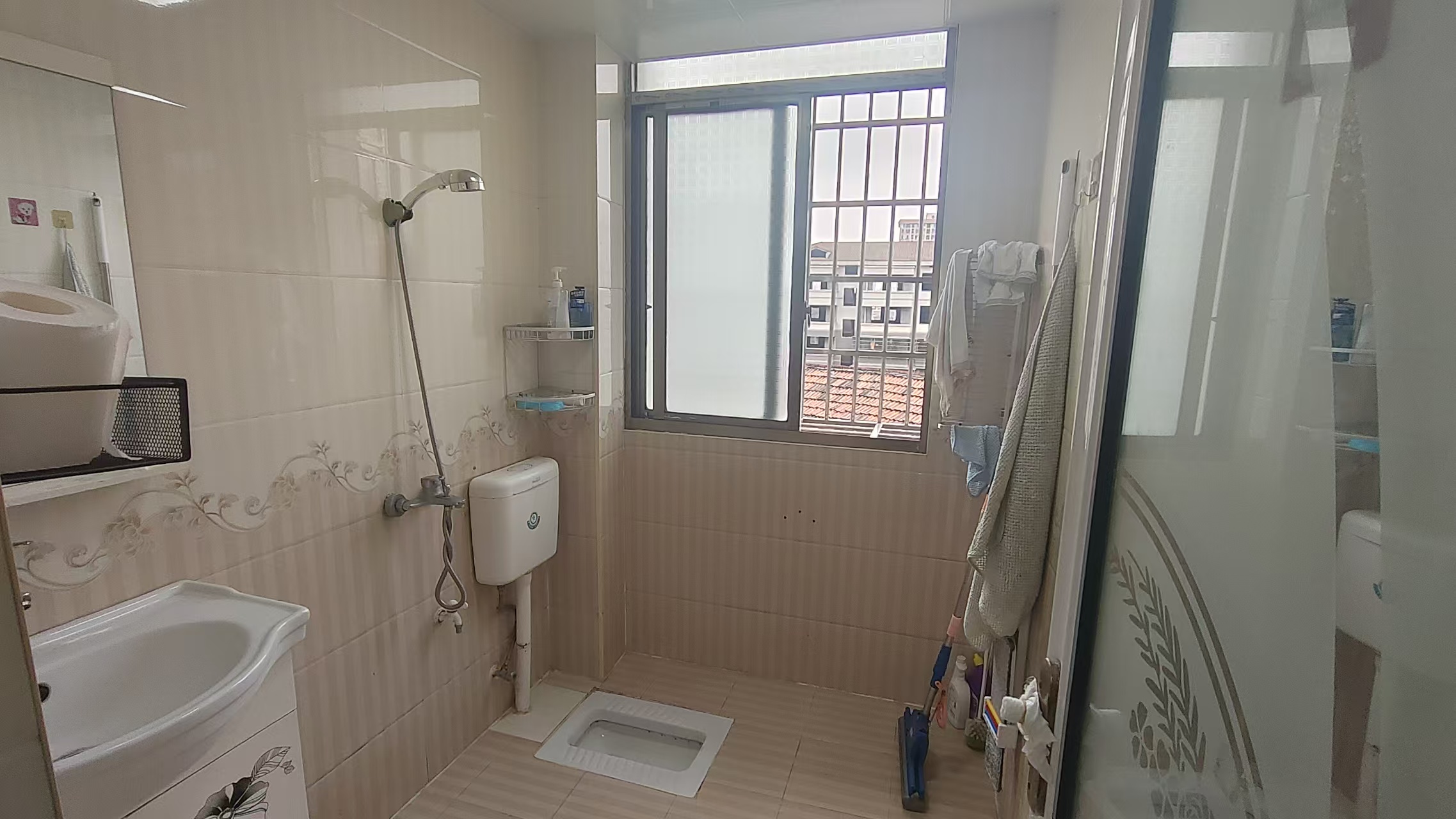 应电家园  3室2厅1卫    1000.0元/月室内图